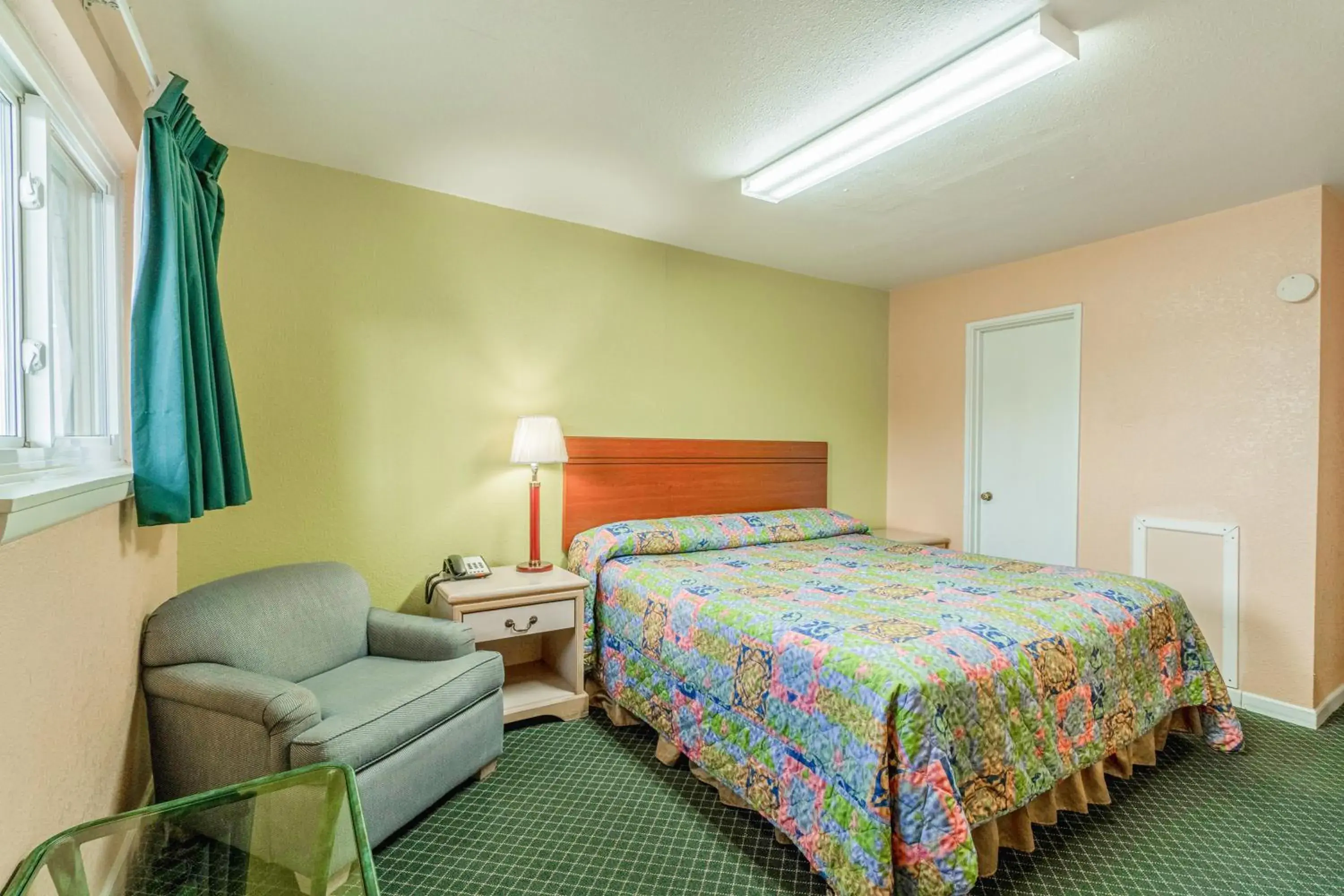 King Room - Smoking in Hotel O Longhorn Boise City OK King Room - Smoking in Hotel O Longhorn Boise City OK