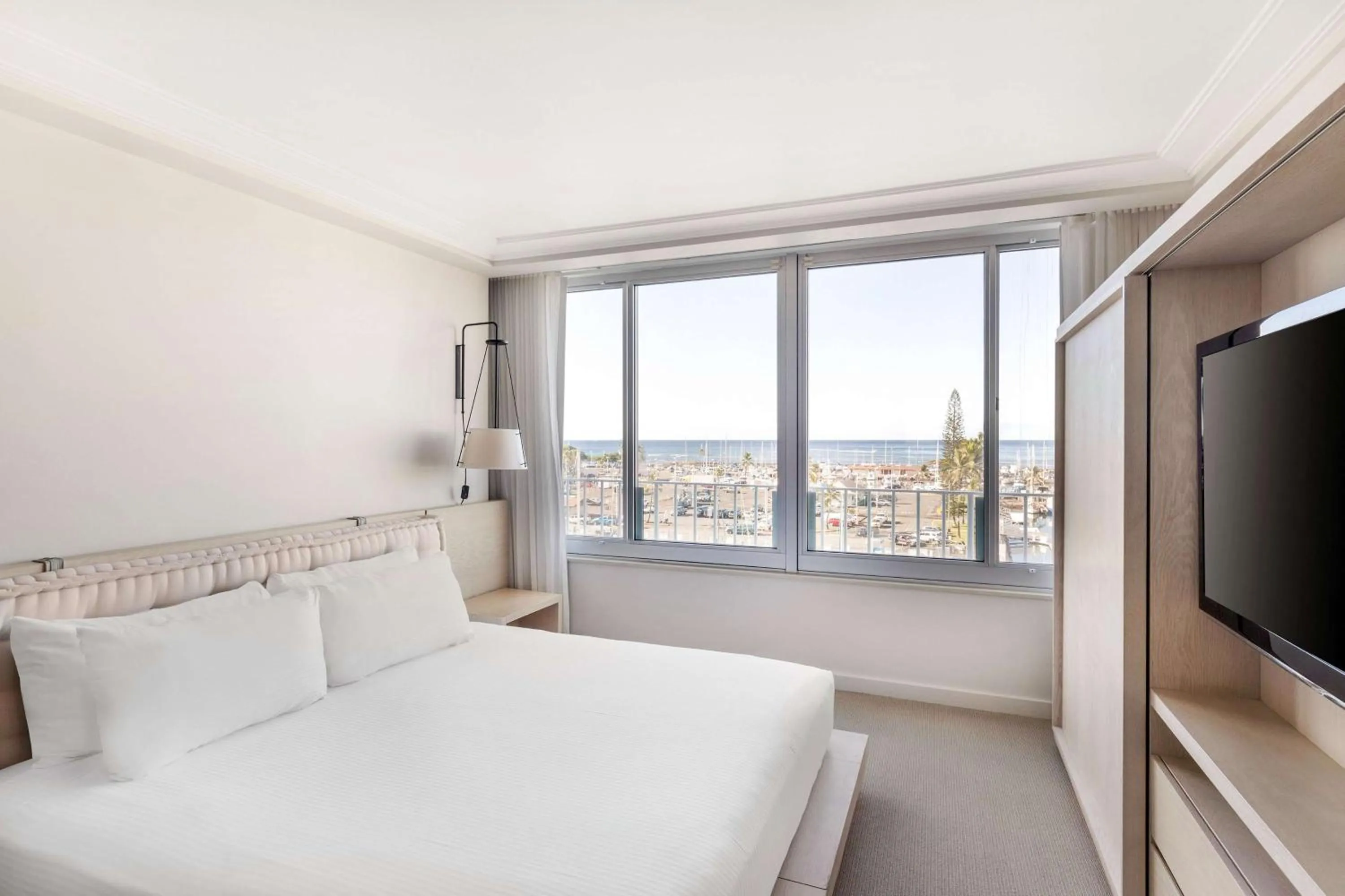 Bed in Hilton Vacation Club The Modern Honolulu