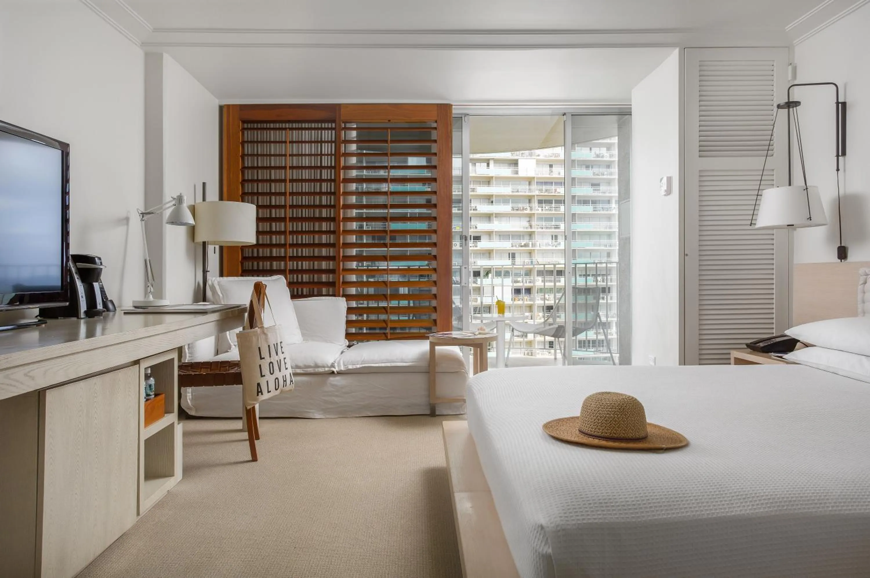 Bed in Hilton Vacation Club The Modern Honolulu