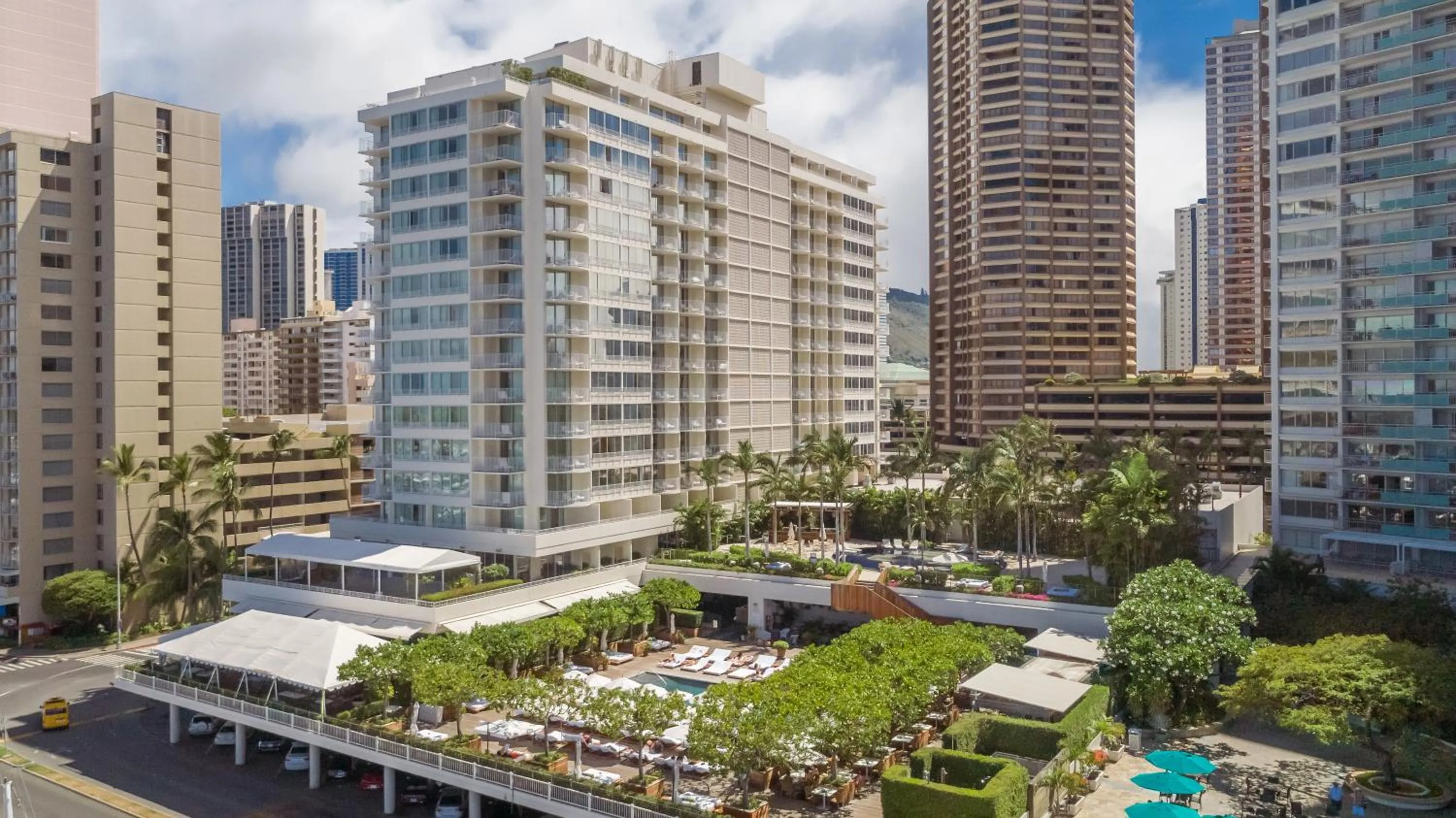 Property building in Hilton Vacation Club The Modern Honolulu