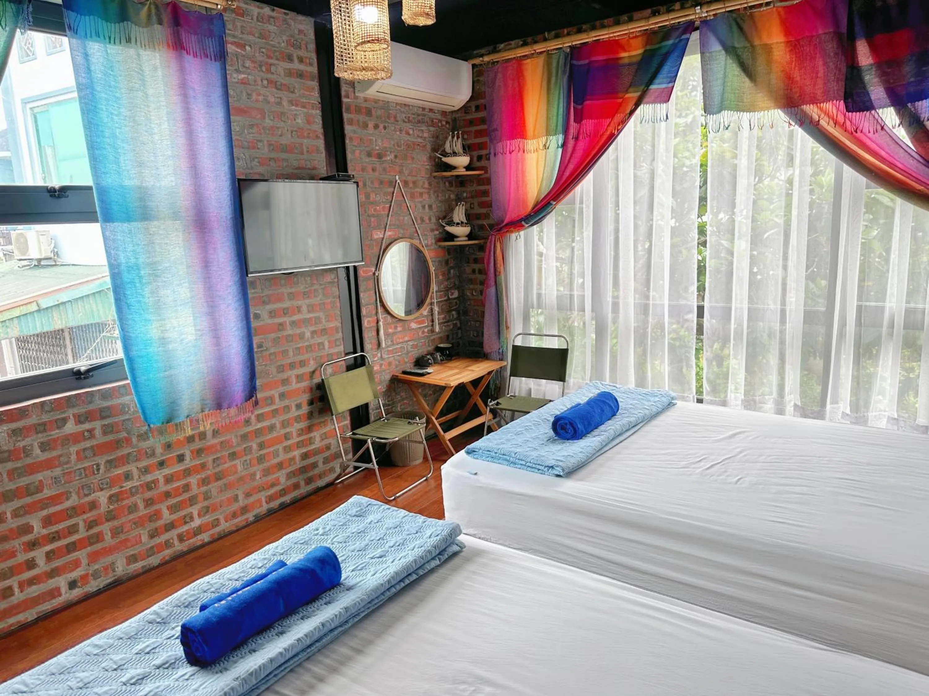 TV and multimedia, Bed in Halo Bay Homestay
