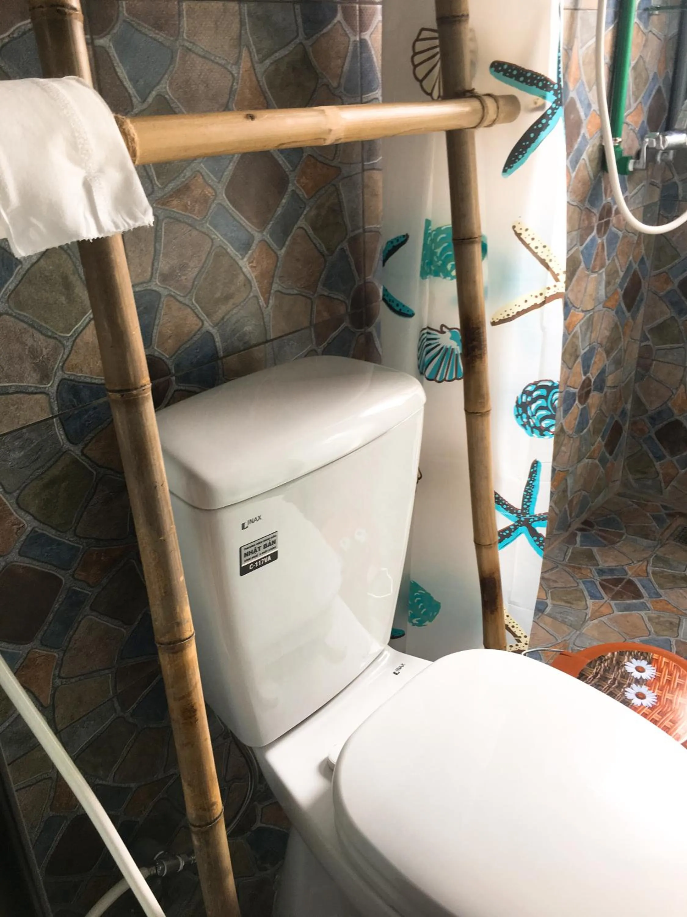 Shower in Halo Bay Homestay