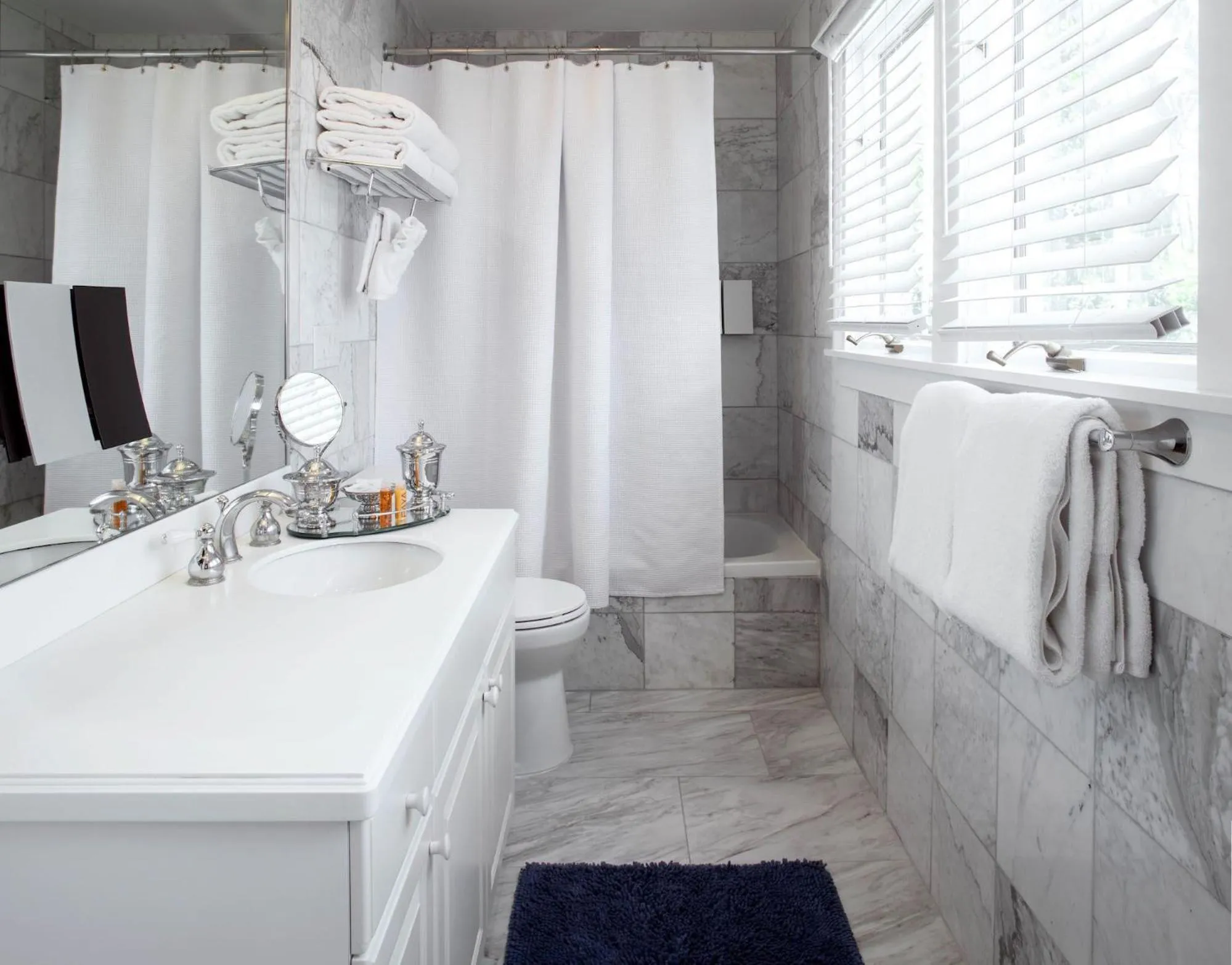 Bathroom in The Gardens Hotel