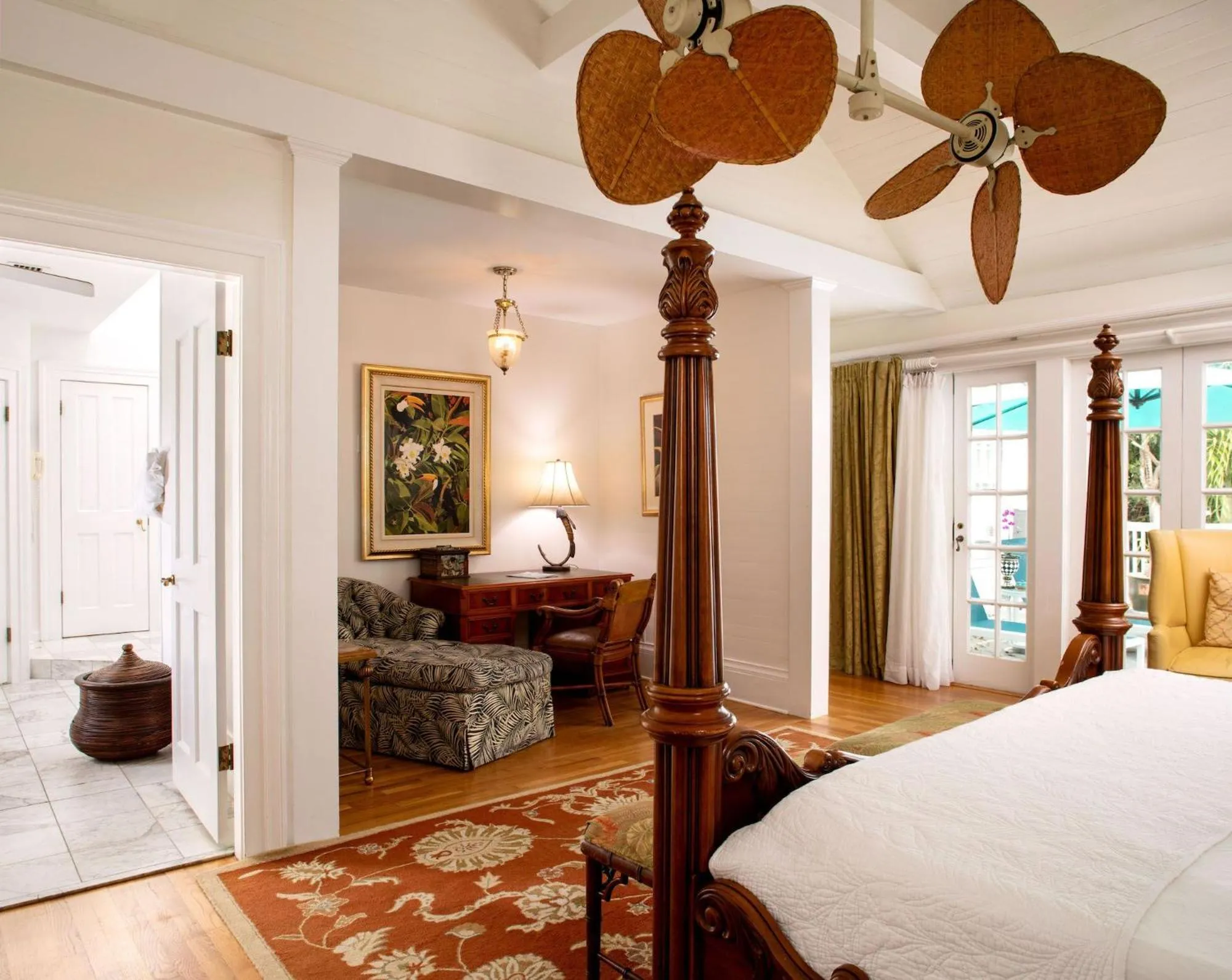 Bedroom, Bed in The Gardens Hotel