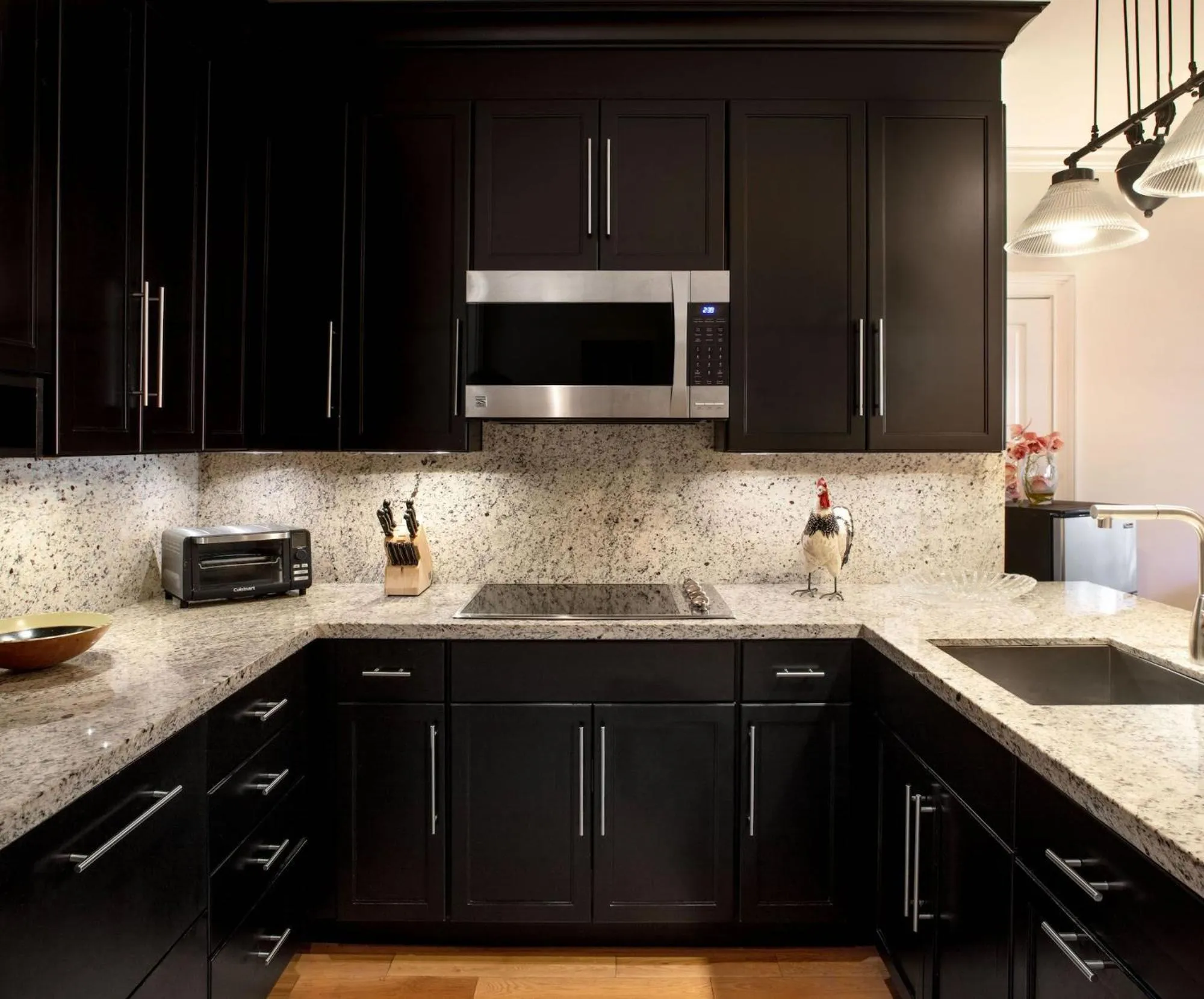 Kitchen or kitchenette in The Gardens Hotel