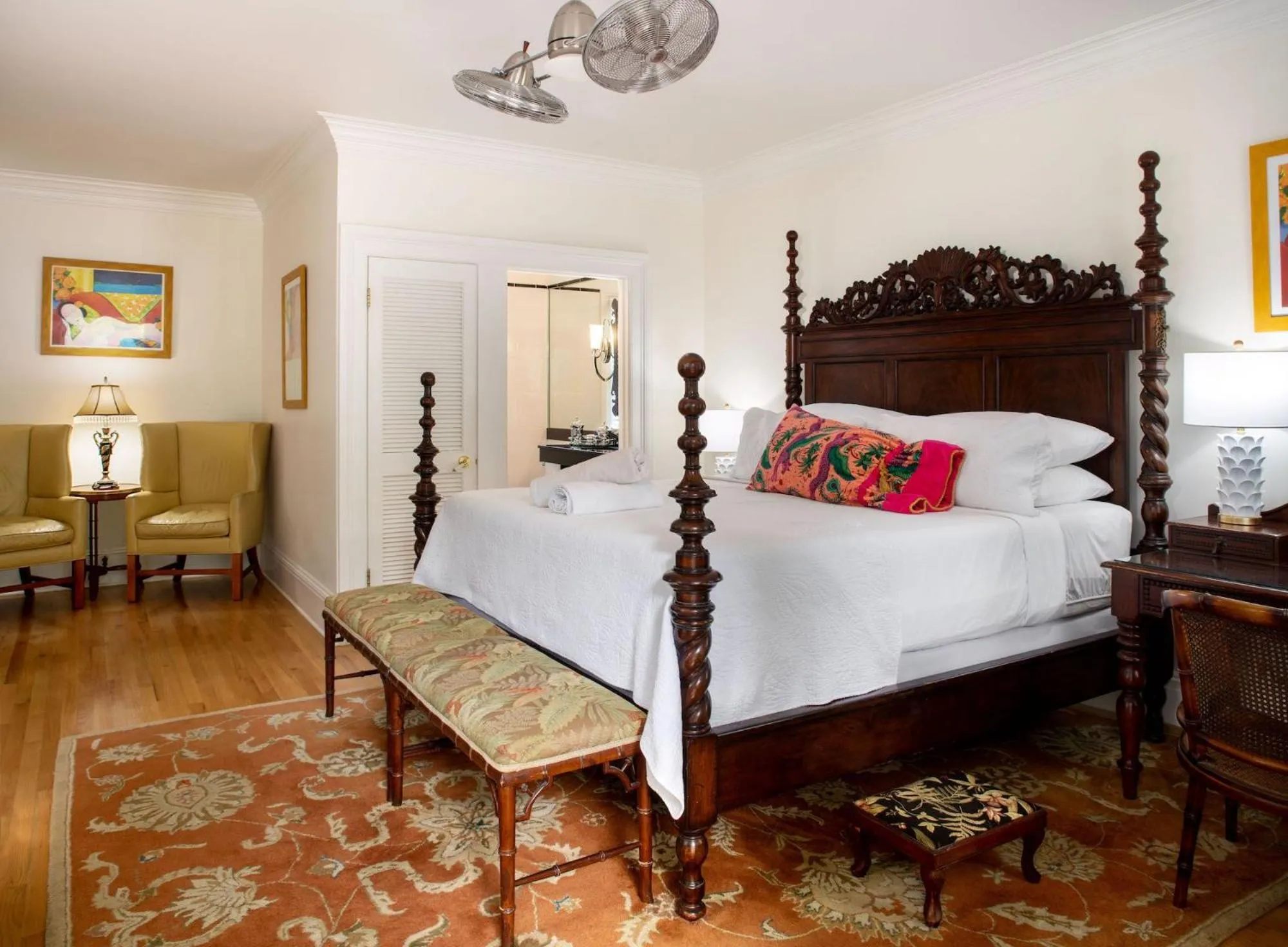 Bedroom, Bed in The Gardens Hotel