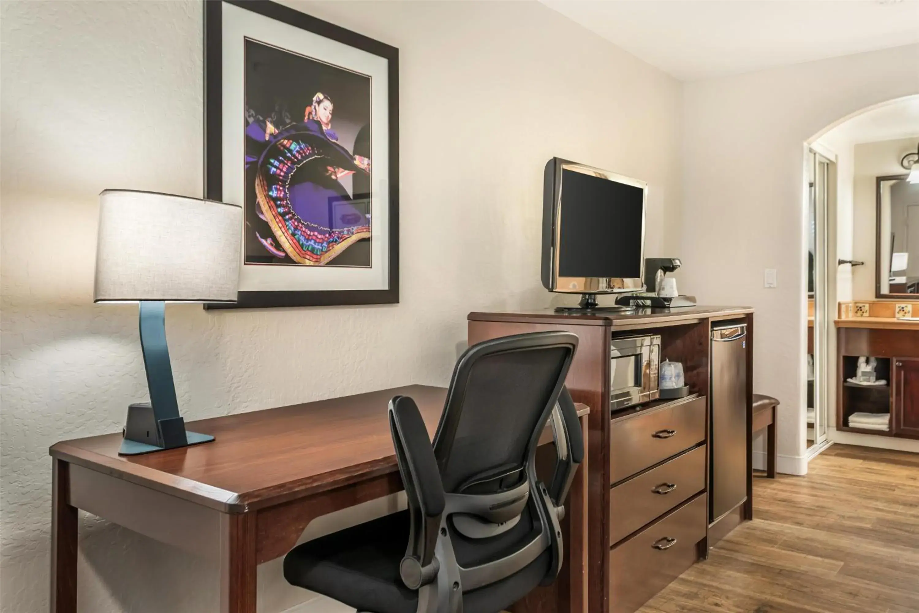 Queen Room with Two Queen Beds - Non-Smoking in Best Western Rose Garden Inn Queen Room with Two Queen Beds - Non-Smoking in Best Western Rose Garden Inn