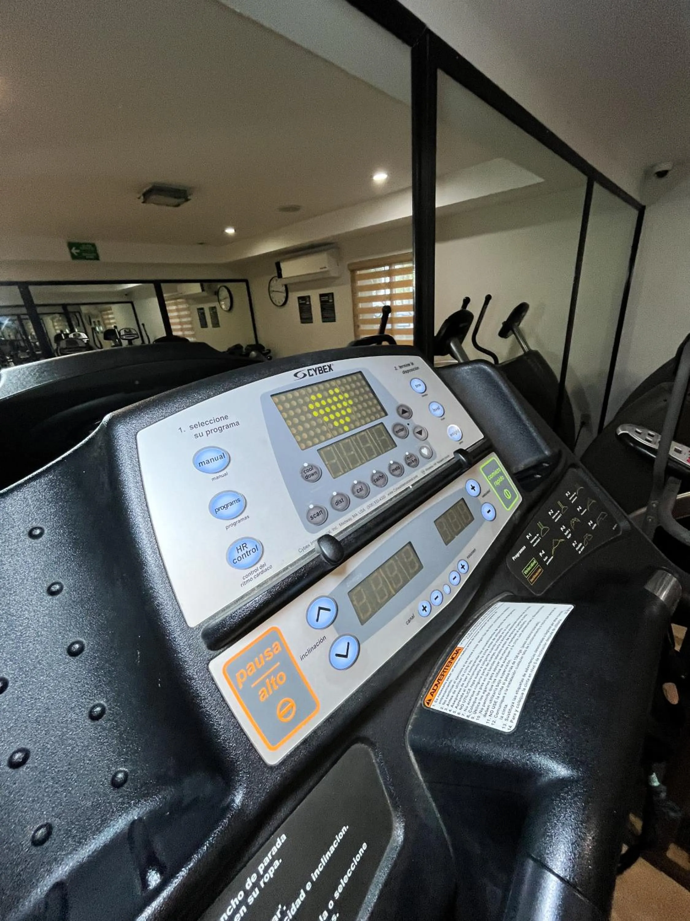 Fitness centre/facilities in Quality Inn Mazatlan