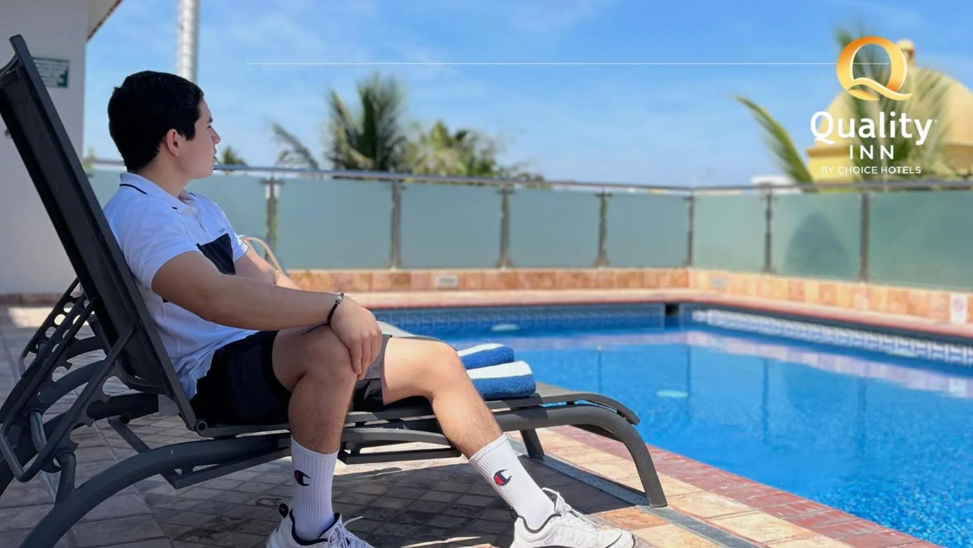 Swimming pool in Quality Inn Mazatlan