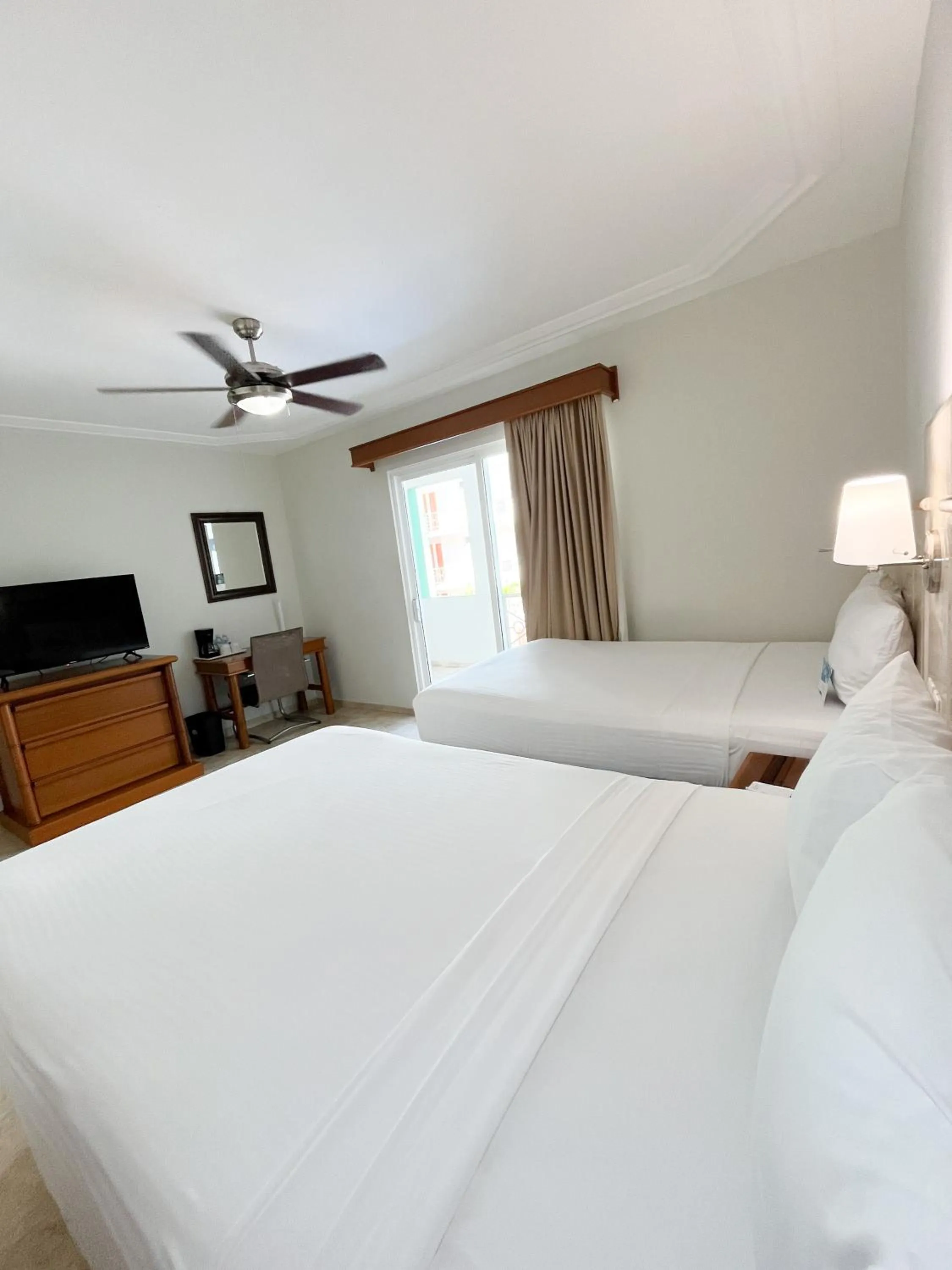 Bed in Quality Inn Mazatlan