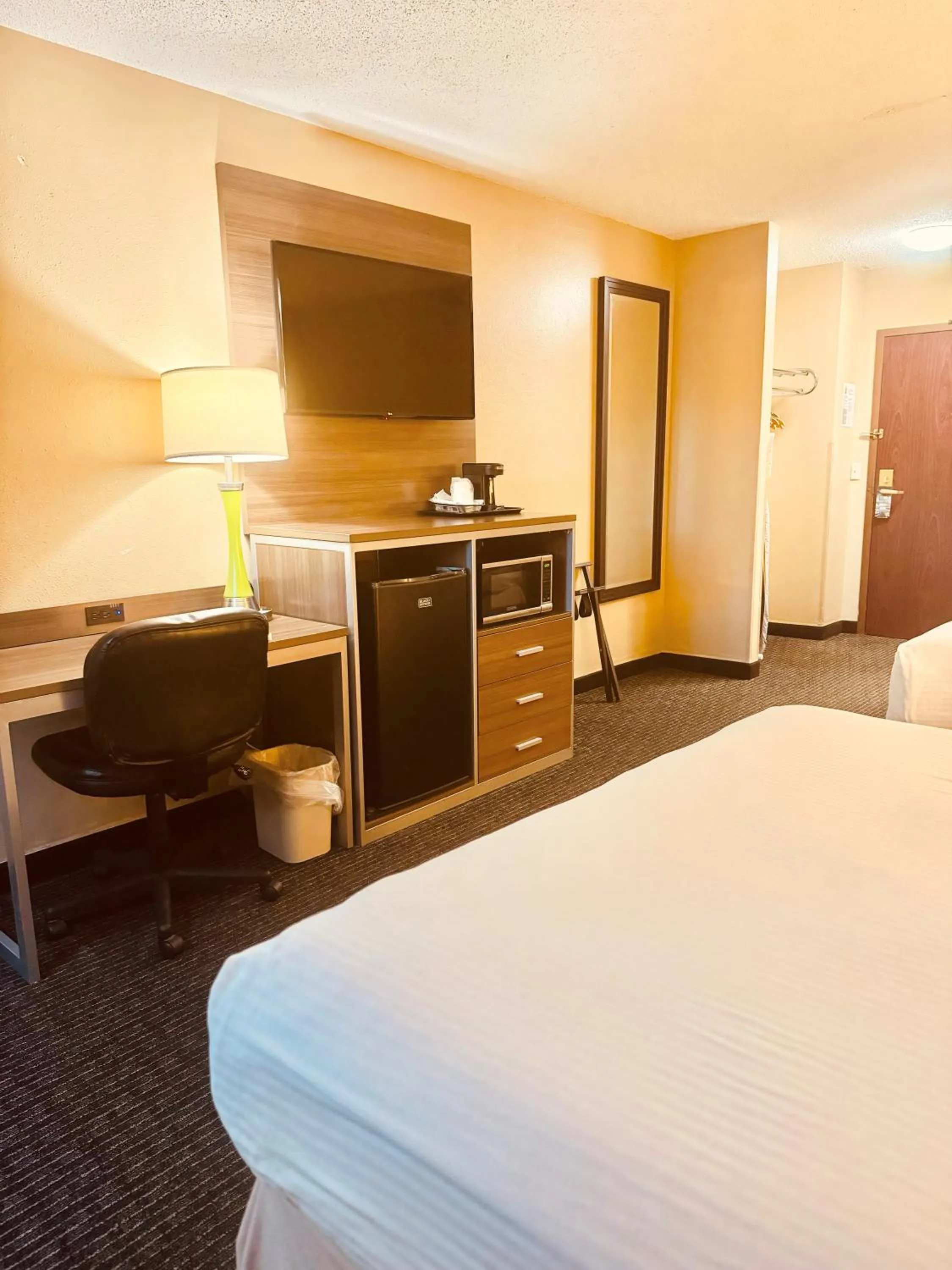 Bed in Super 8 by Wyndham St Charles