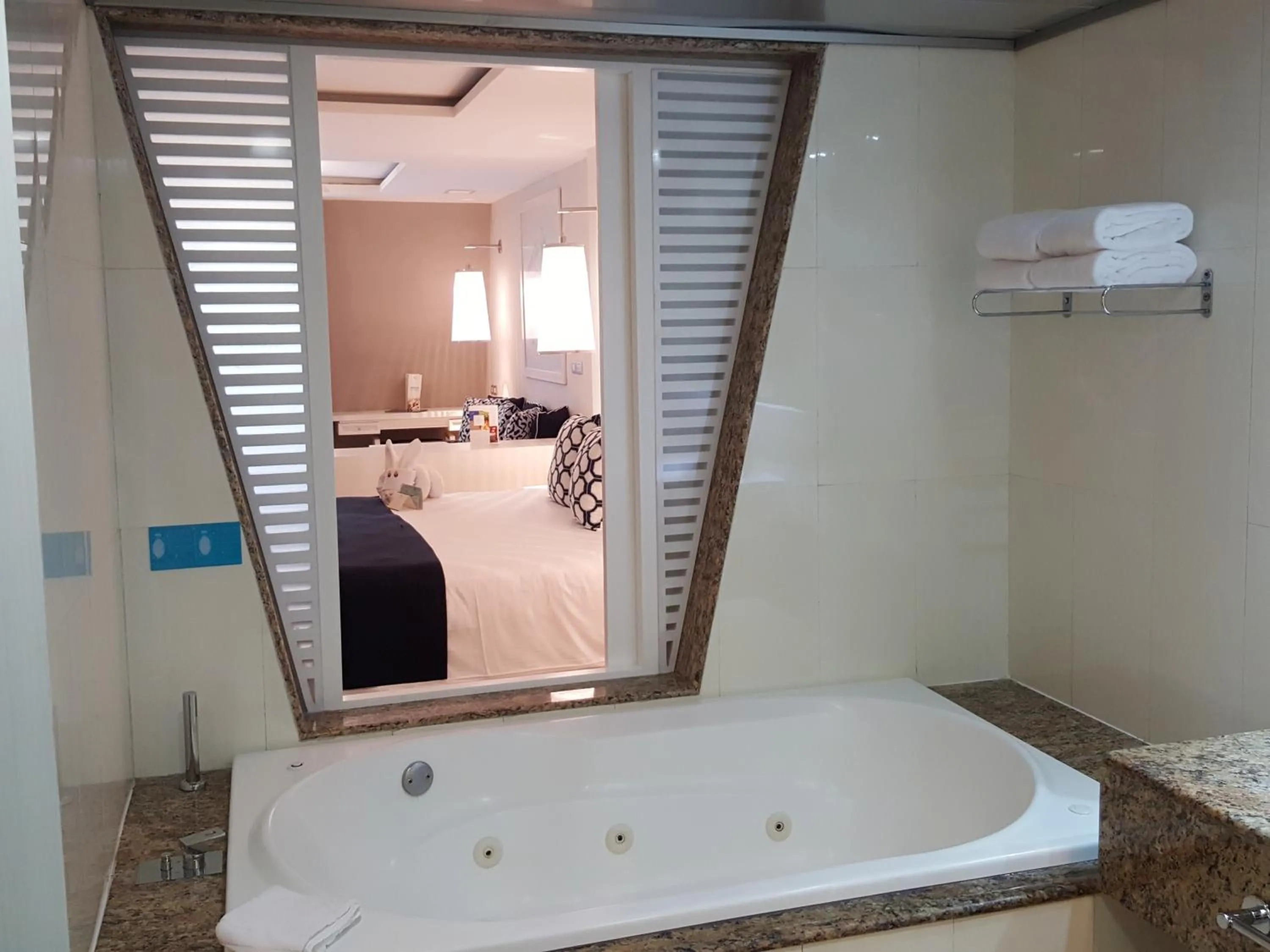 Bathroom, Bed in Grand Sirenis Riviera Maya Resort & Spa All Inclusive