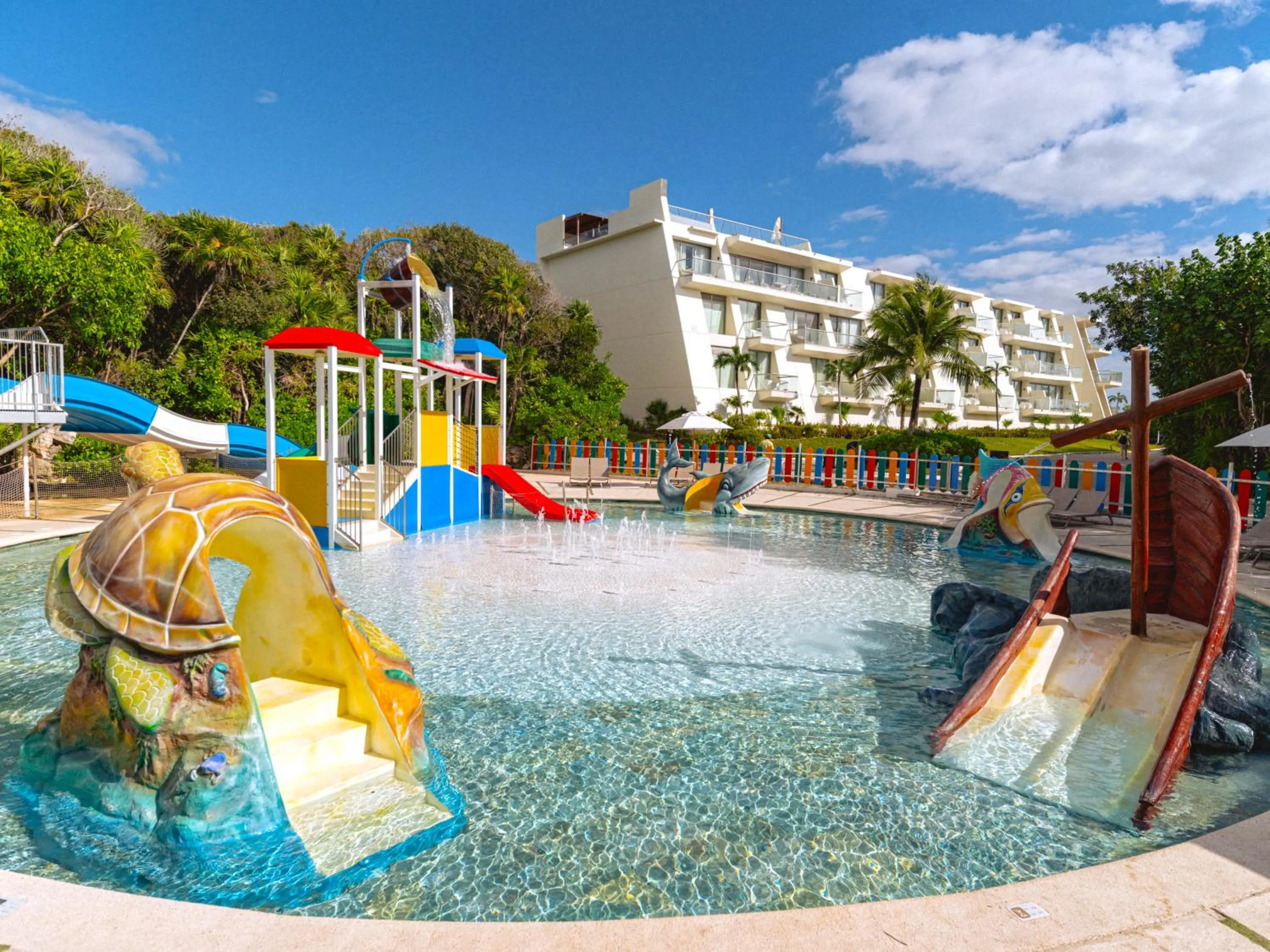young children in Grand Sirenis Riviera Maya Resort & Spa All Inclusive