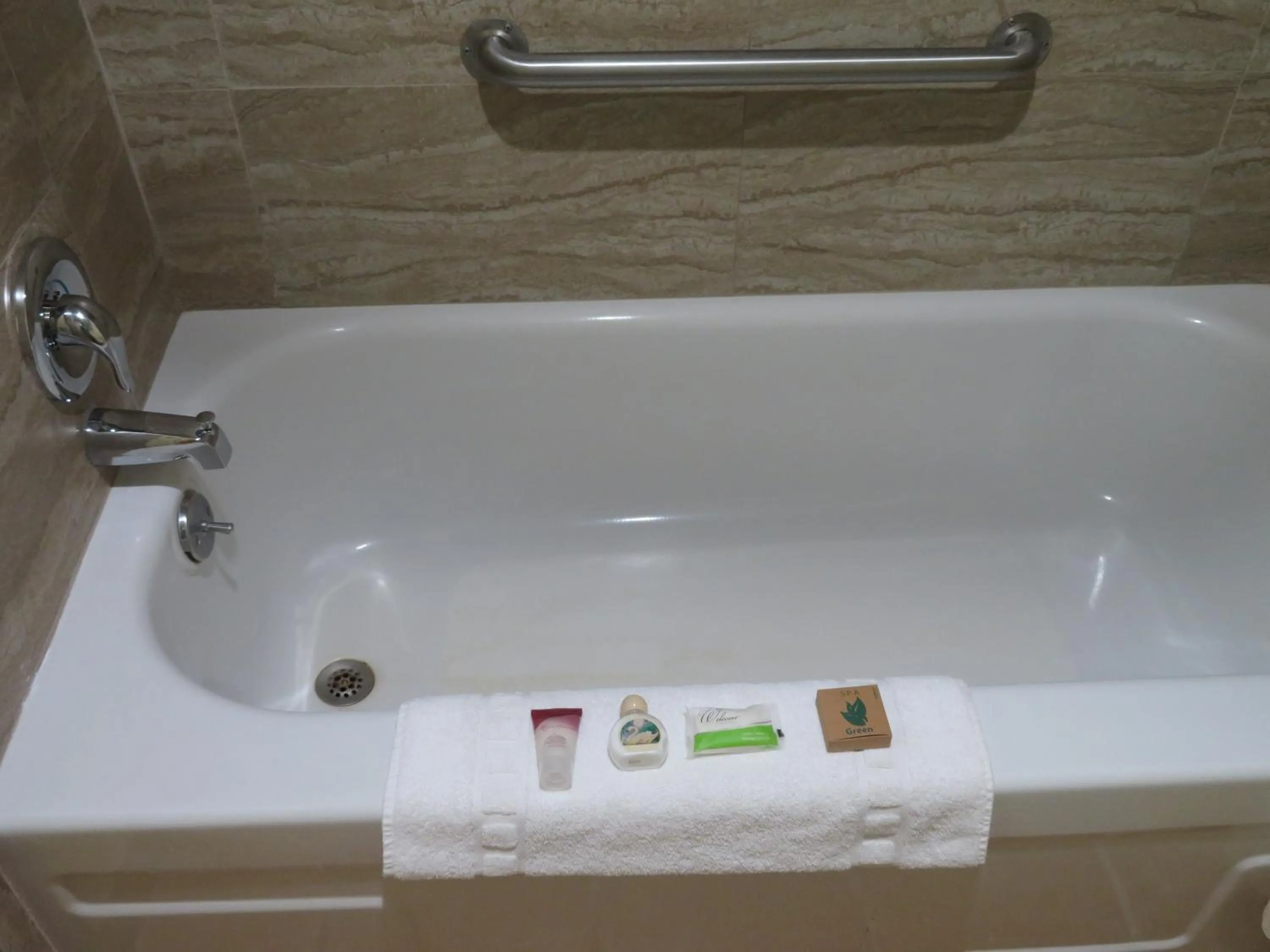 Shower in Royal Crest Motel