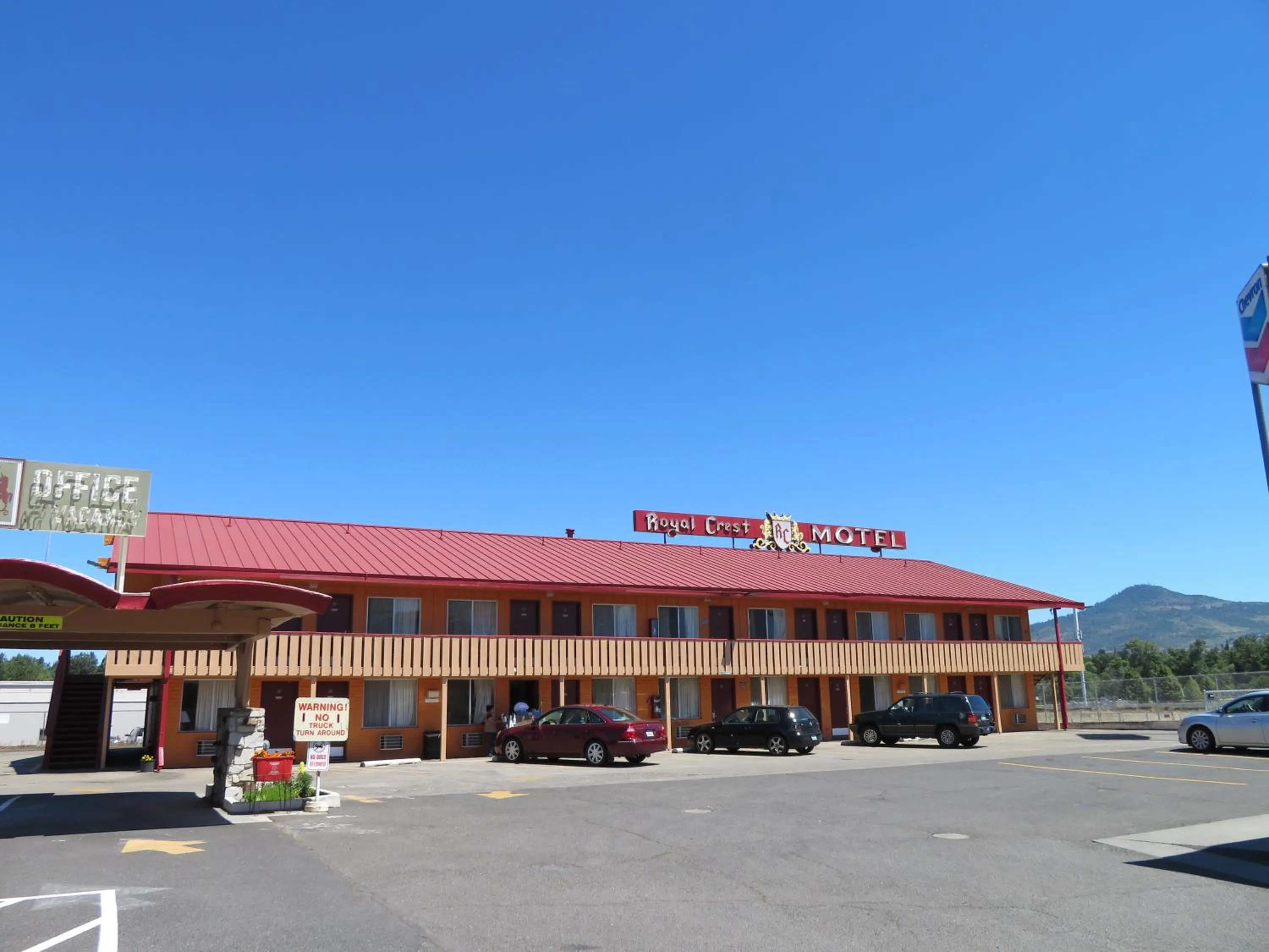 Property building in Royal Crest Motel