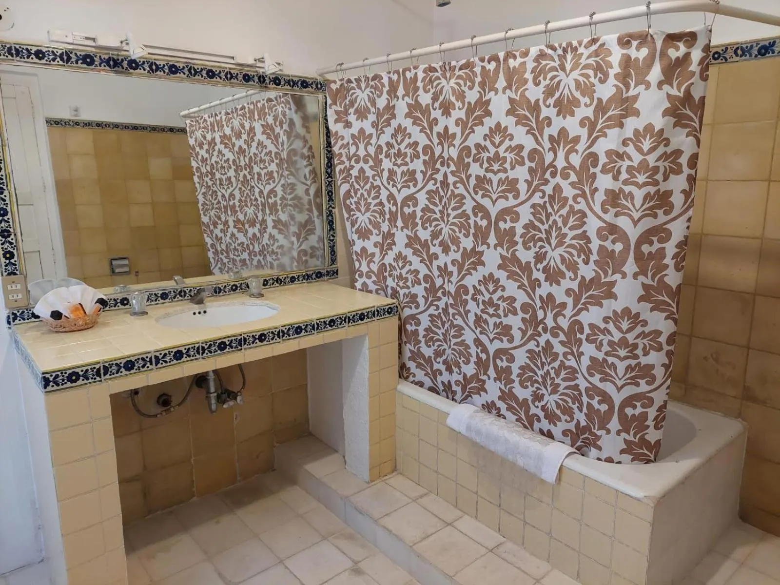 Bathroom in Suites Santo Domingo