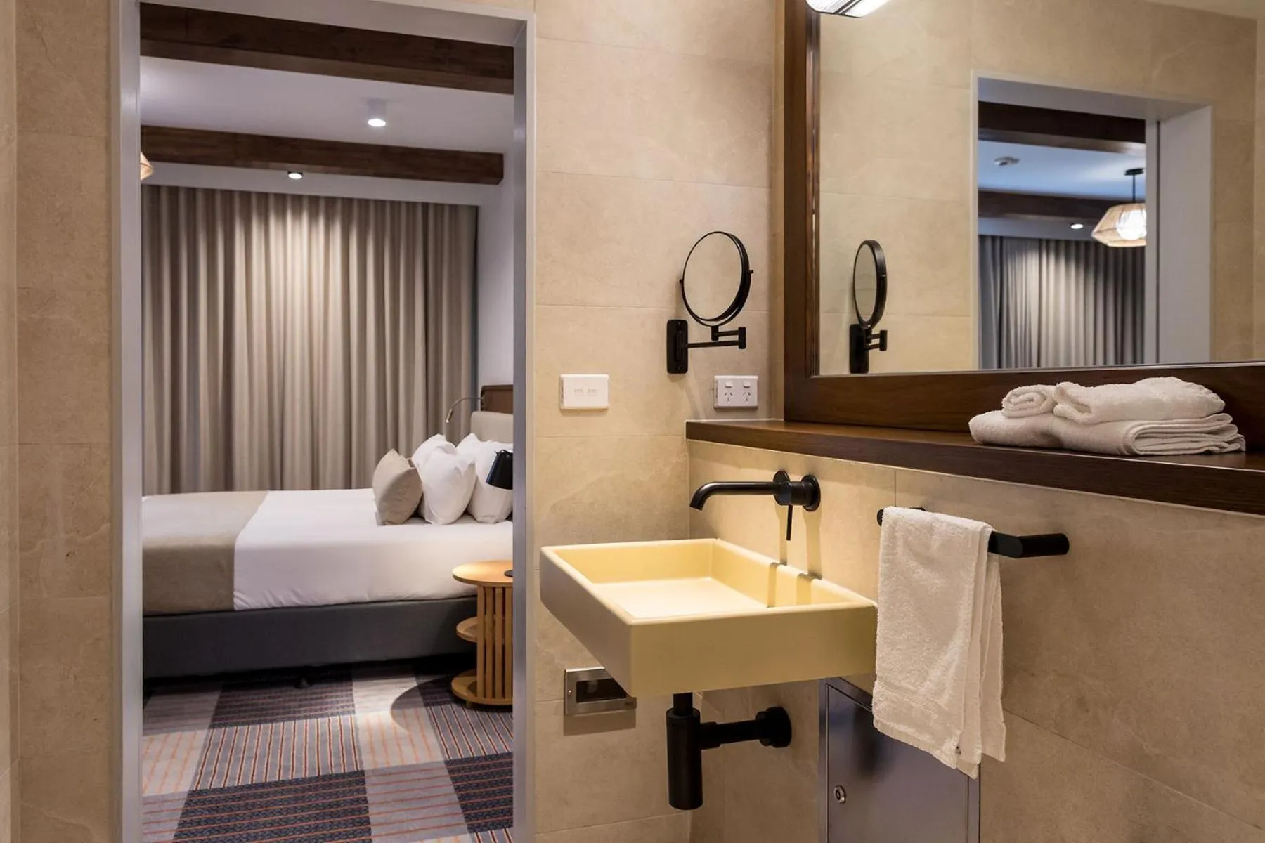 Bed in Thurgoona Country Club Resort