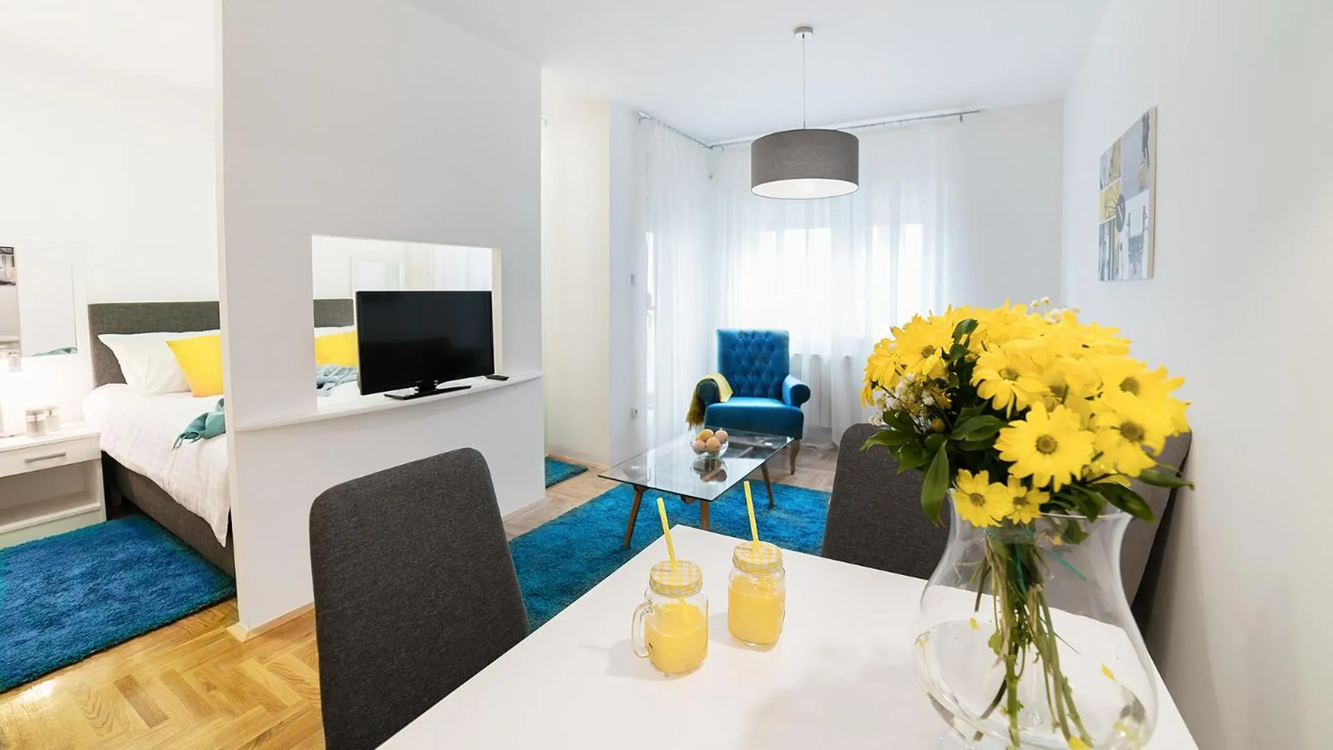 Communal lounge/ TV room in Novel Inn