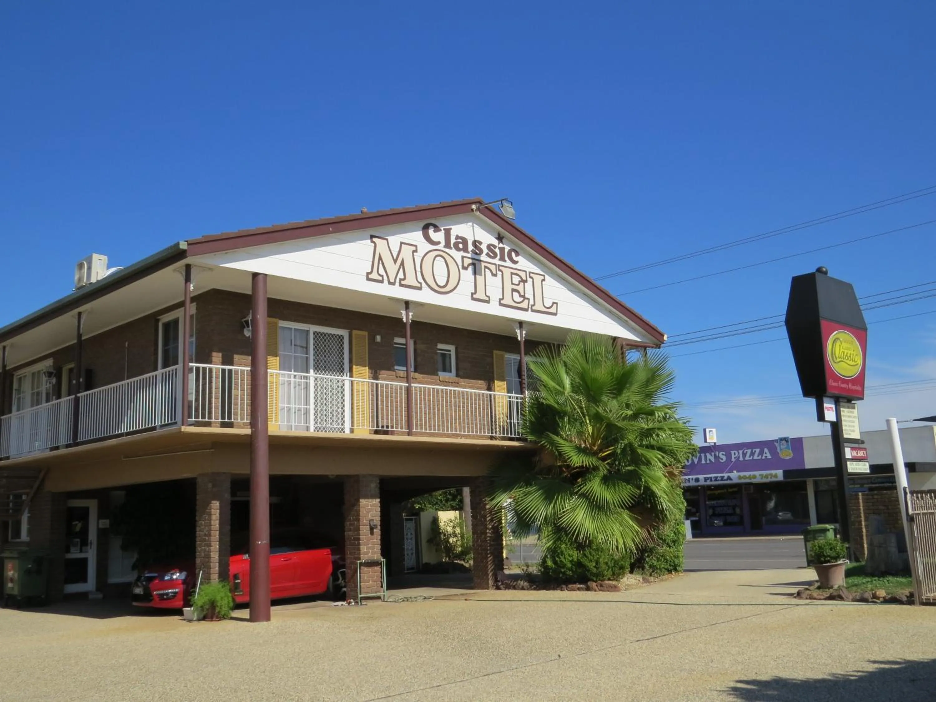 Property building in Albury Classic Motor Inn