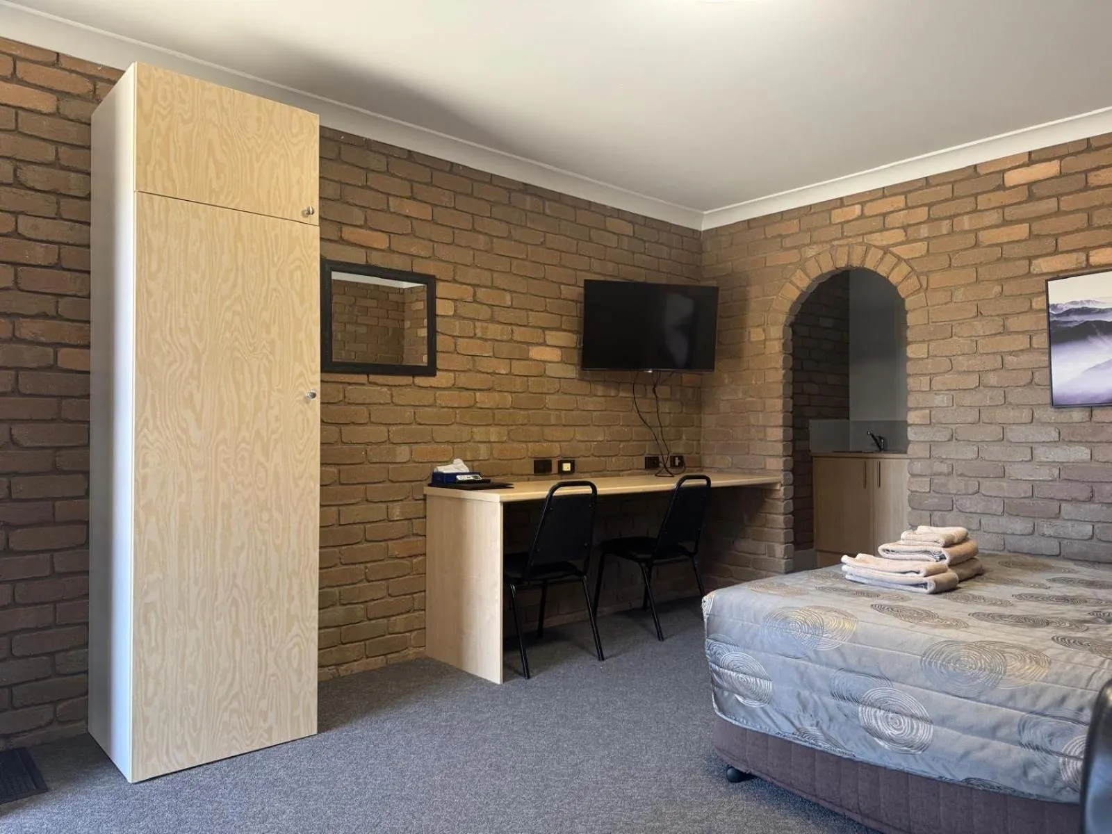 Bed in Albury Classic Motor Inn