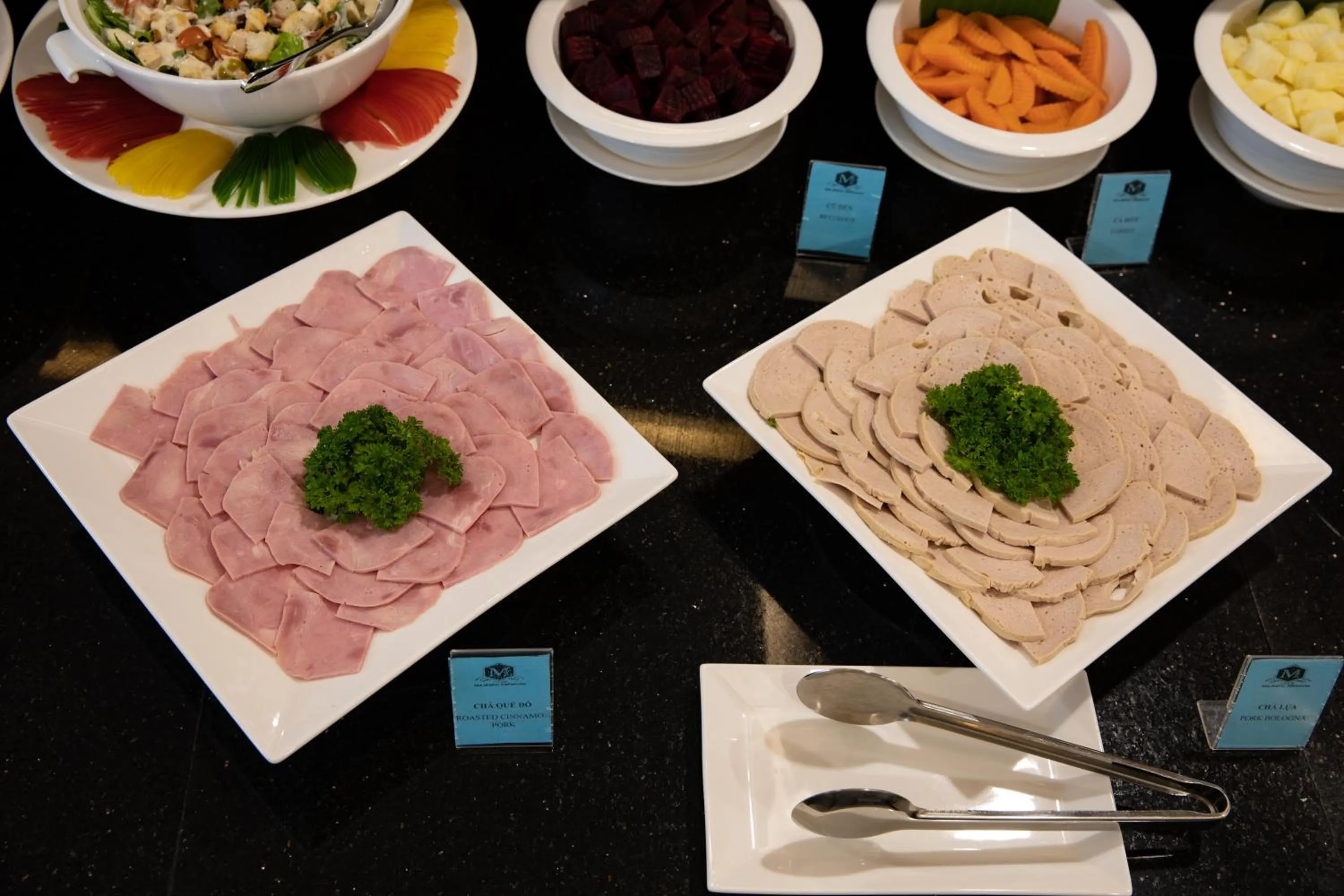 Restaurant/places to eat in Majestic Premium Hotel