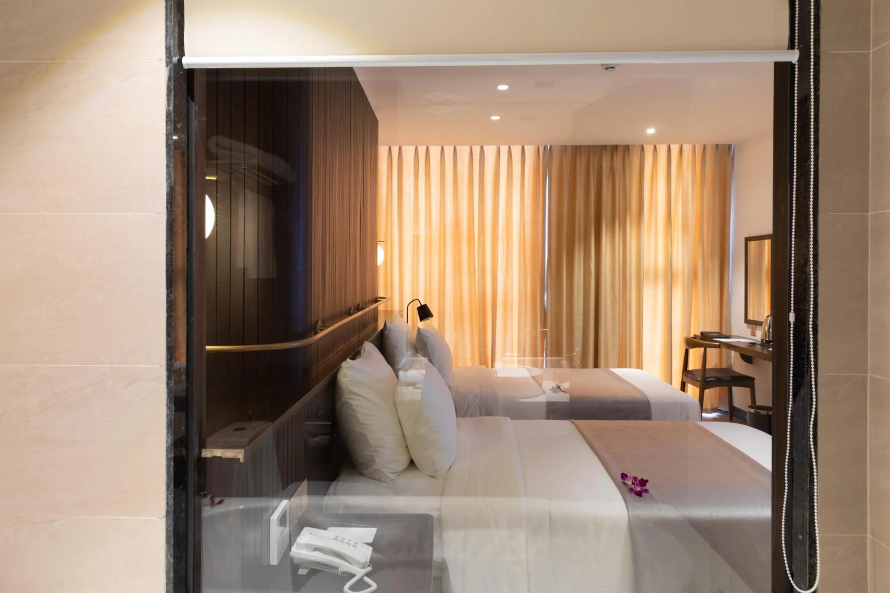 Bedroom, Bed in Majestic Premium Hotel