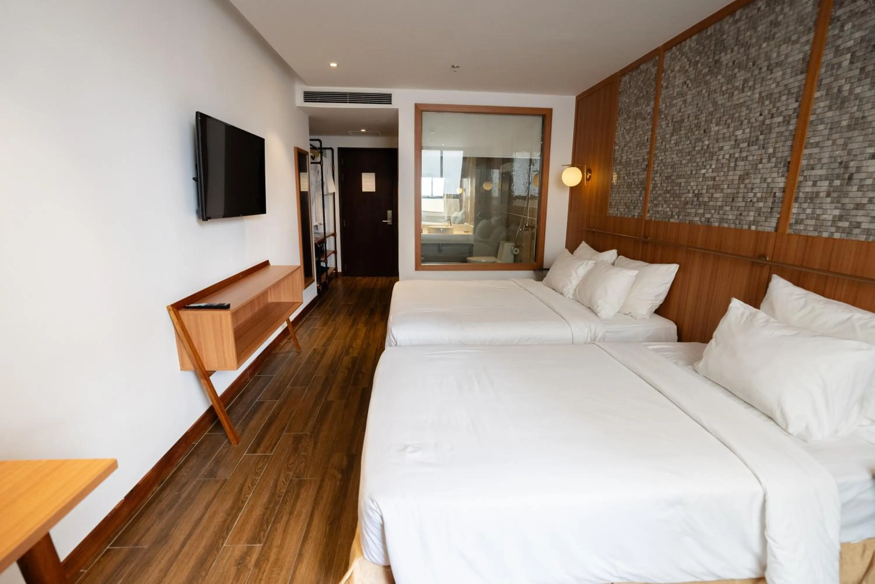 Bedroom, Bed in Majestic Premium Hotel