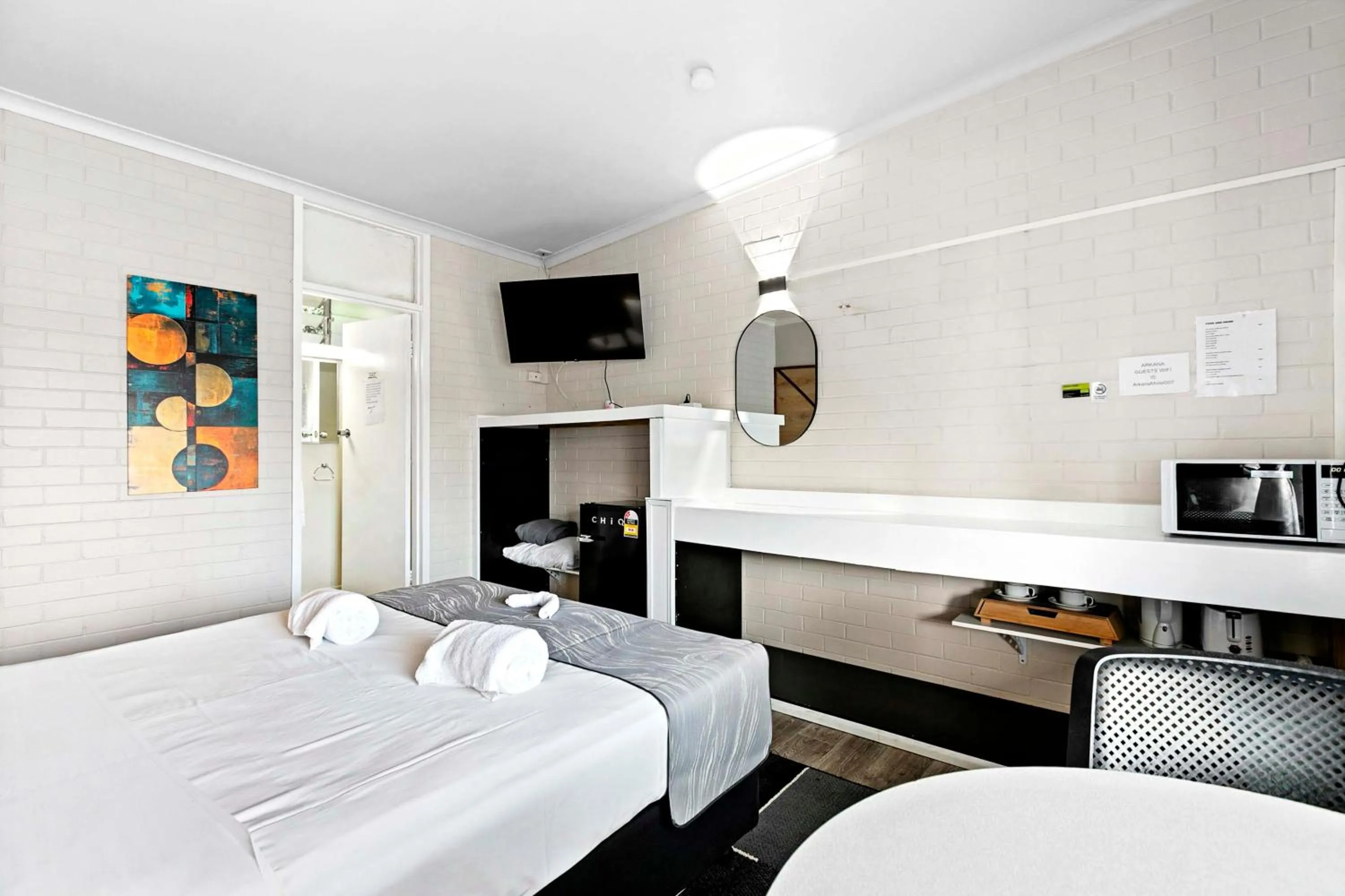 Bedroom, Bed in Arkana Motel Maryborough, SureStay Collection by Best Western