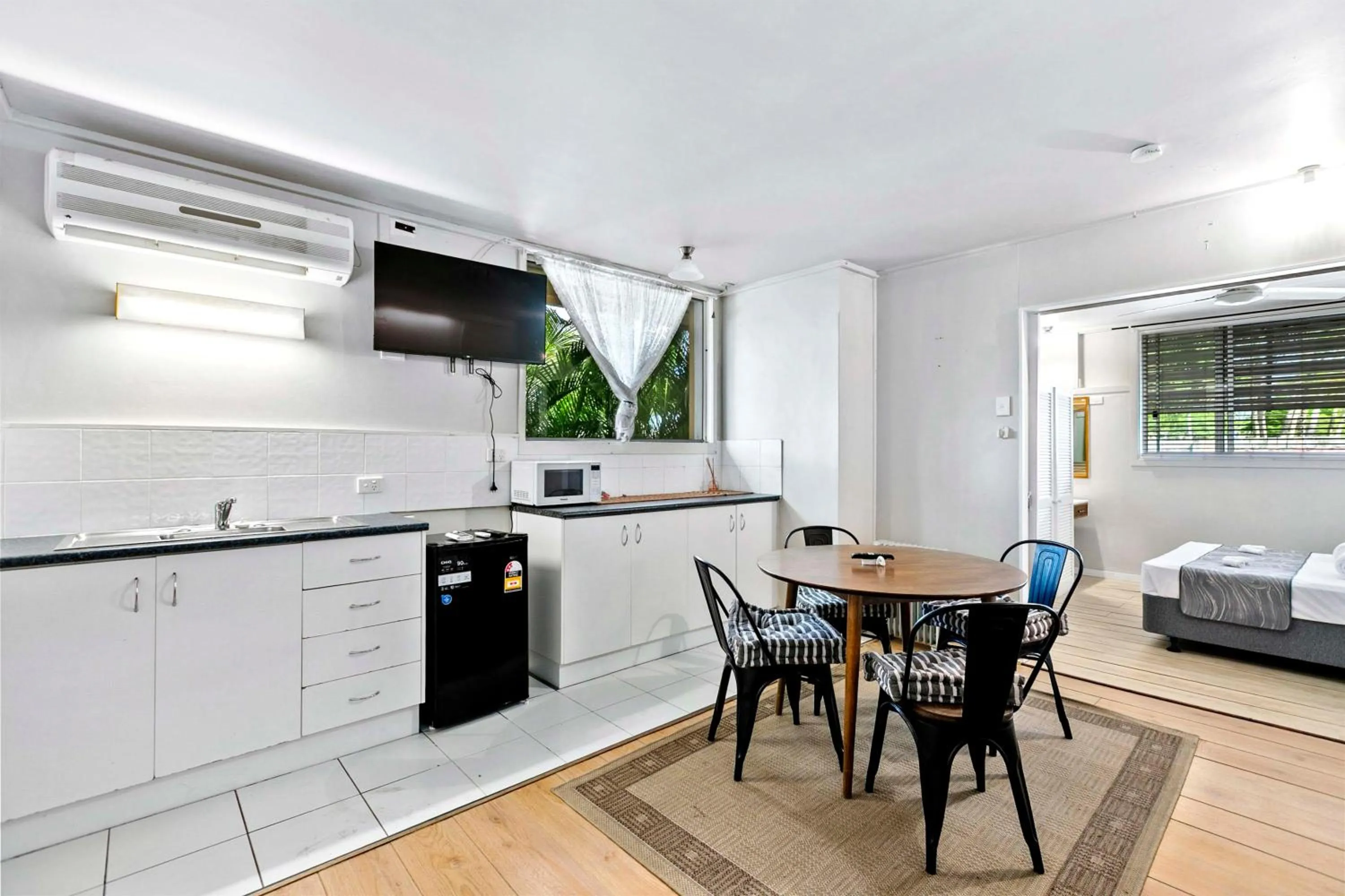 Kitchen or kitchenette in Arkana Motel Maryborough, SureStay Collection by Best Western