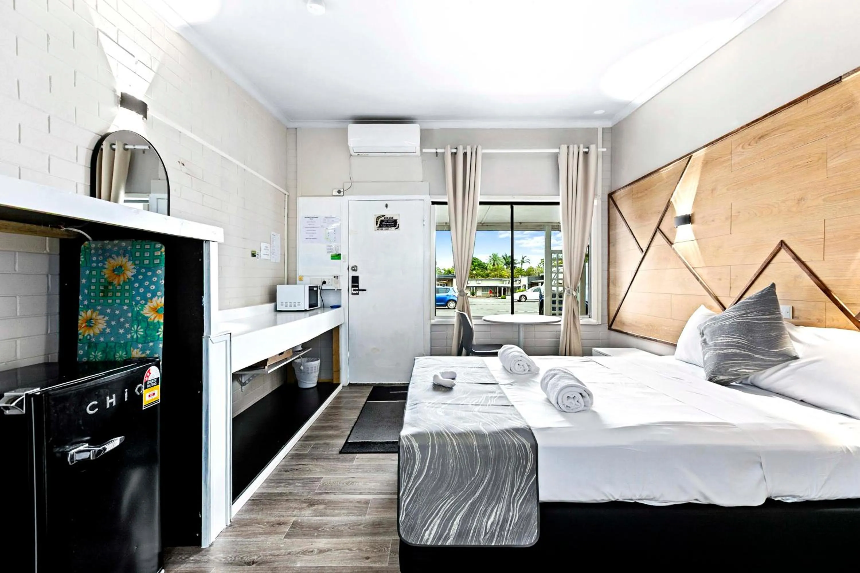 Bedroom, Bed in Arkana Motel Maryborough, SureStay Collection by Best Western