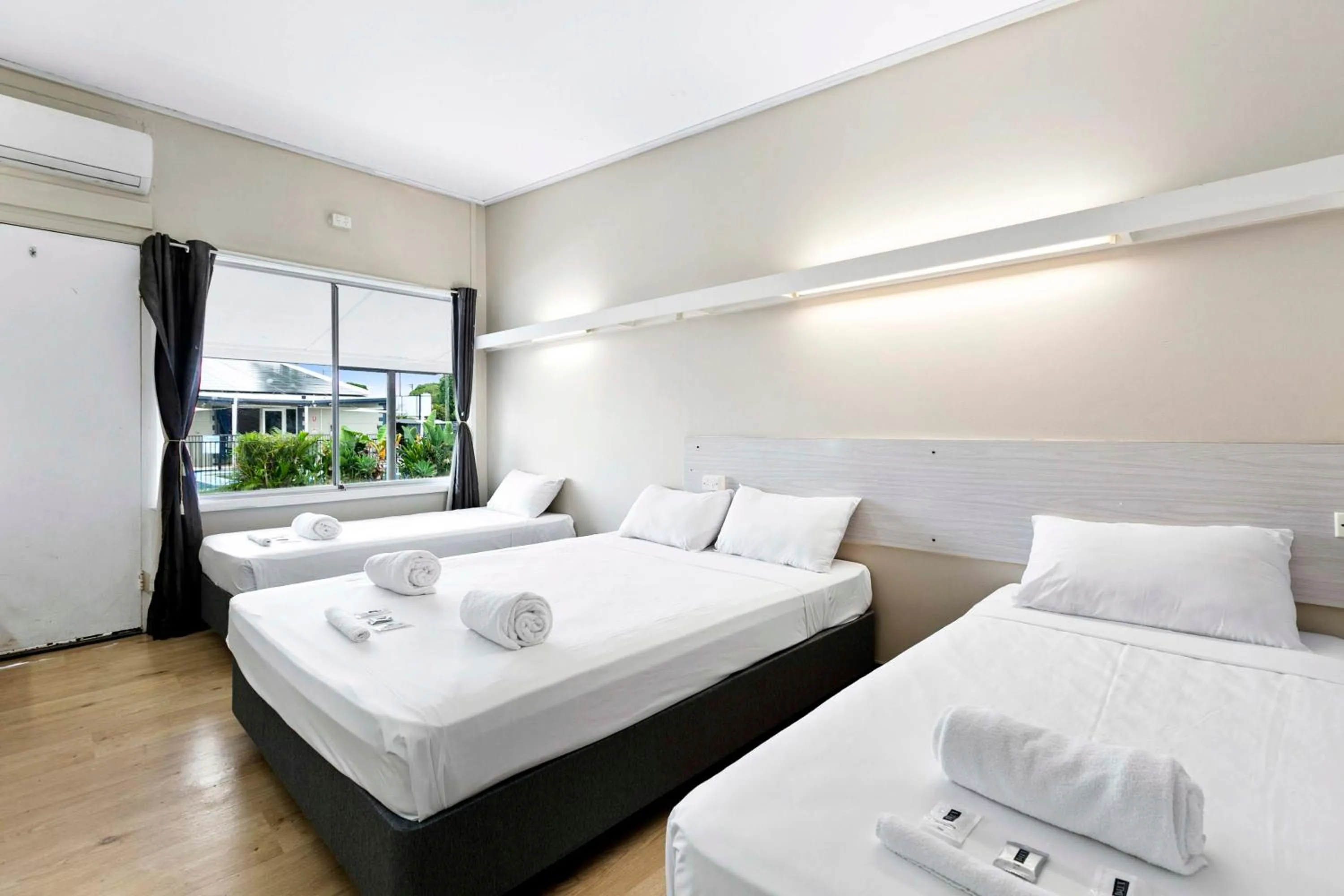 Bedroom, Bed in Arkana Motel Maryborough, SureStay Collection by Best Western