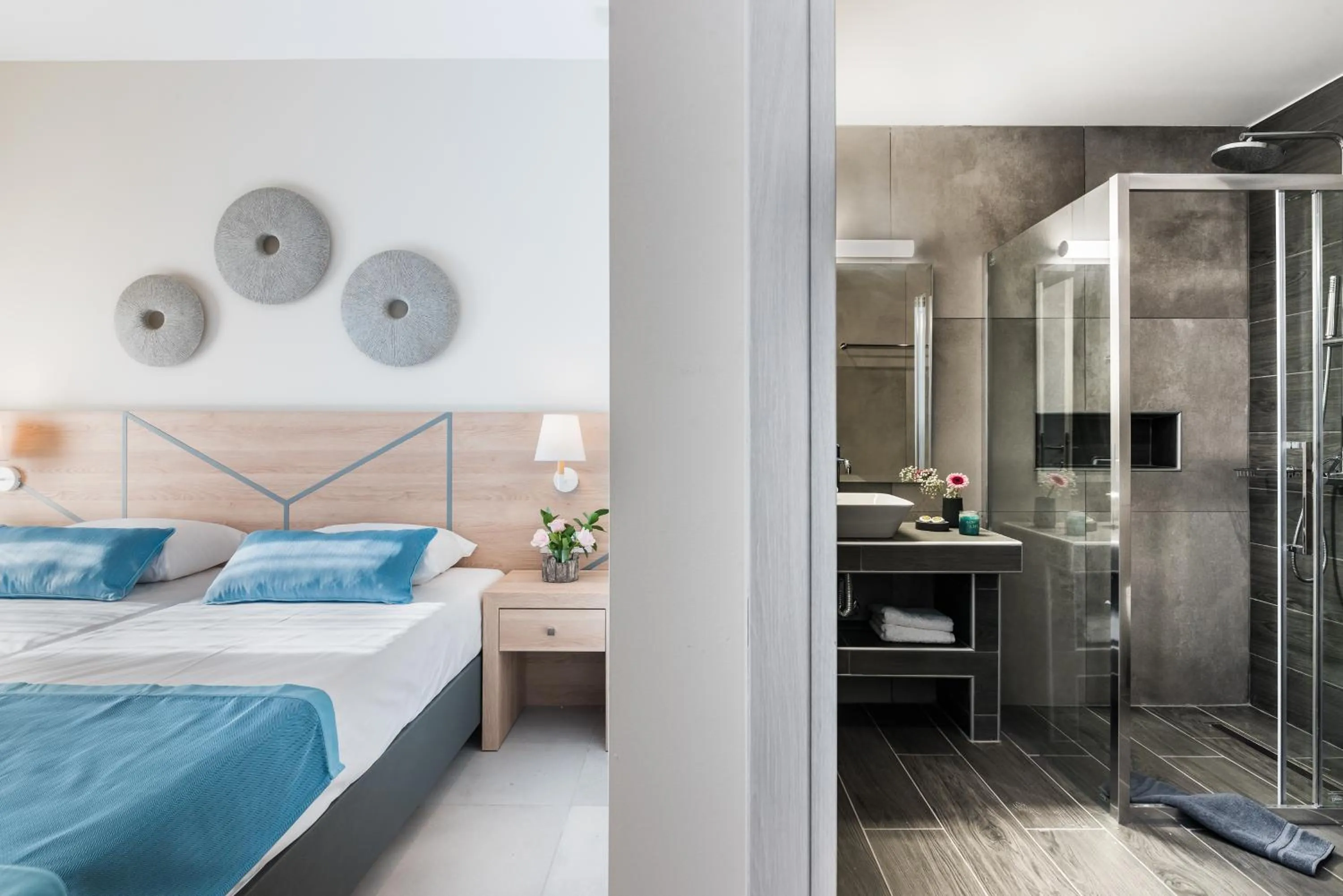 Other, Bed in Santorini Main Square