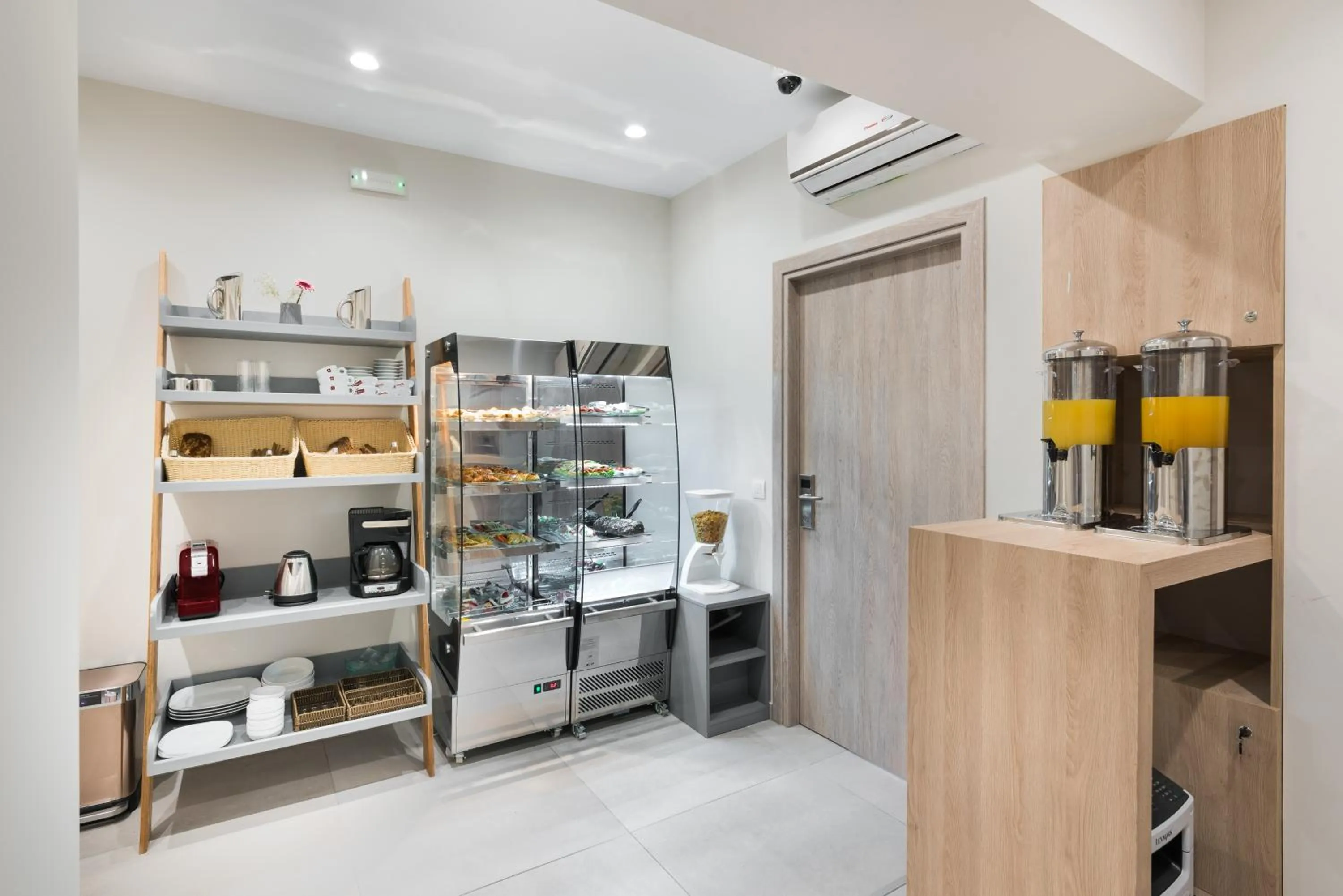 Continental breakfast in Santorini Main Square