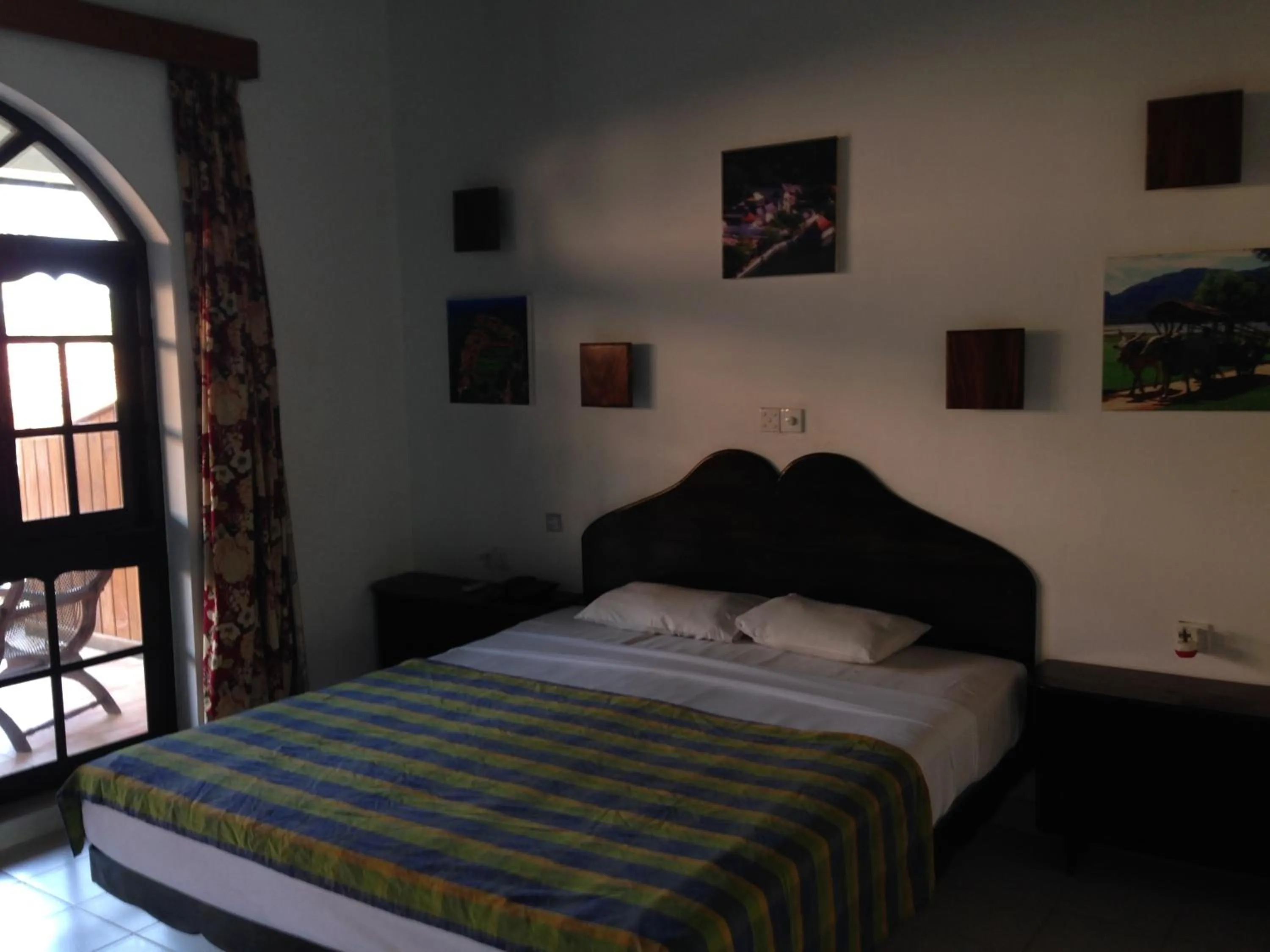 Bed in Wunderbar Beach Hotel