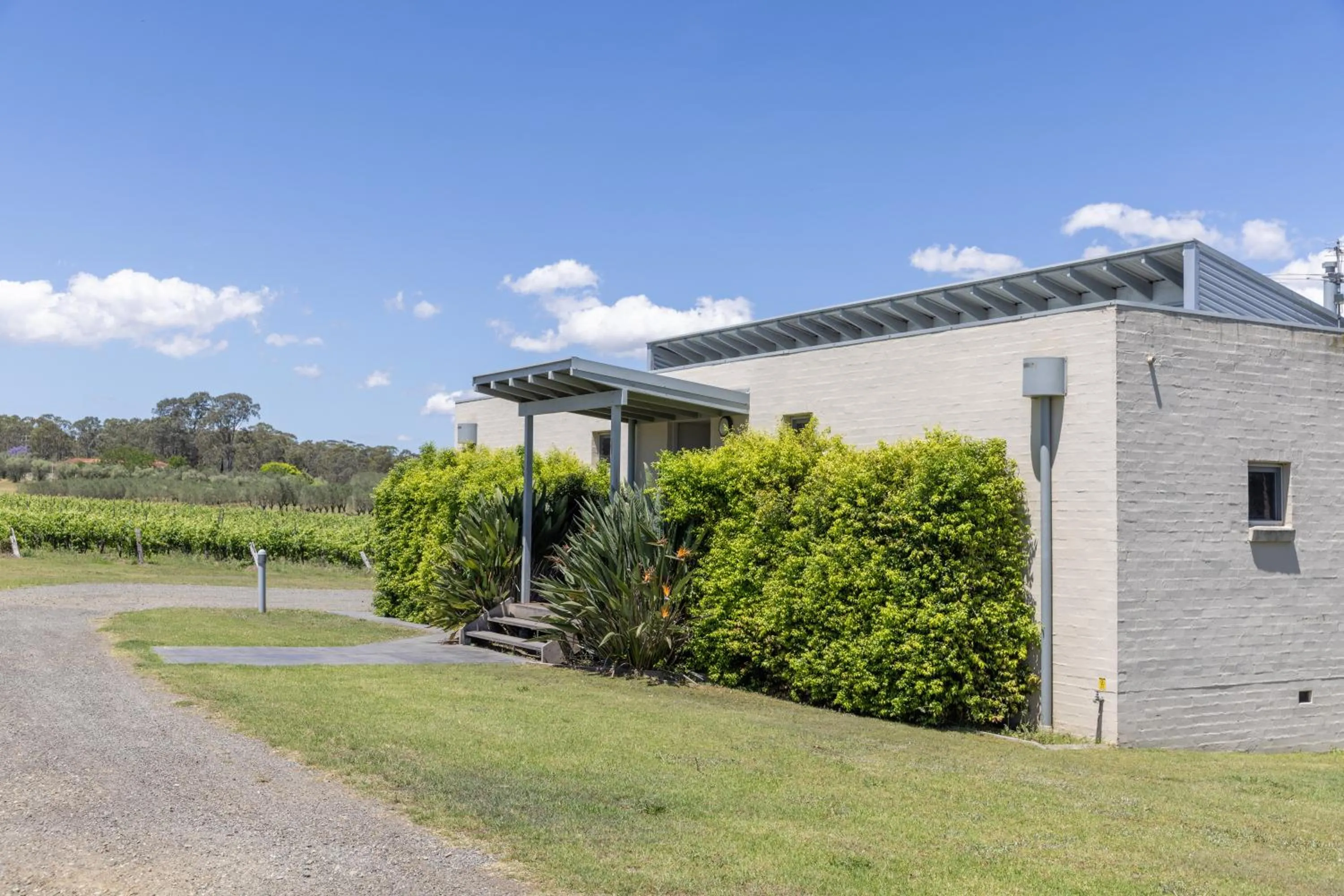 Facade/entrance in Adina Vineyard
