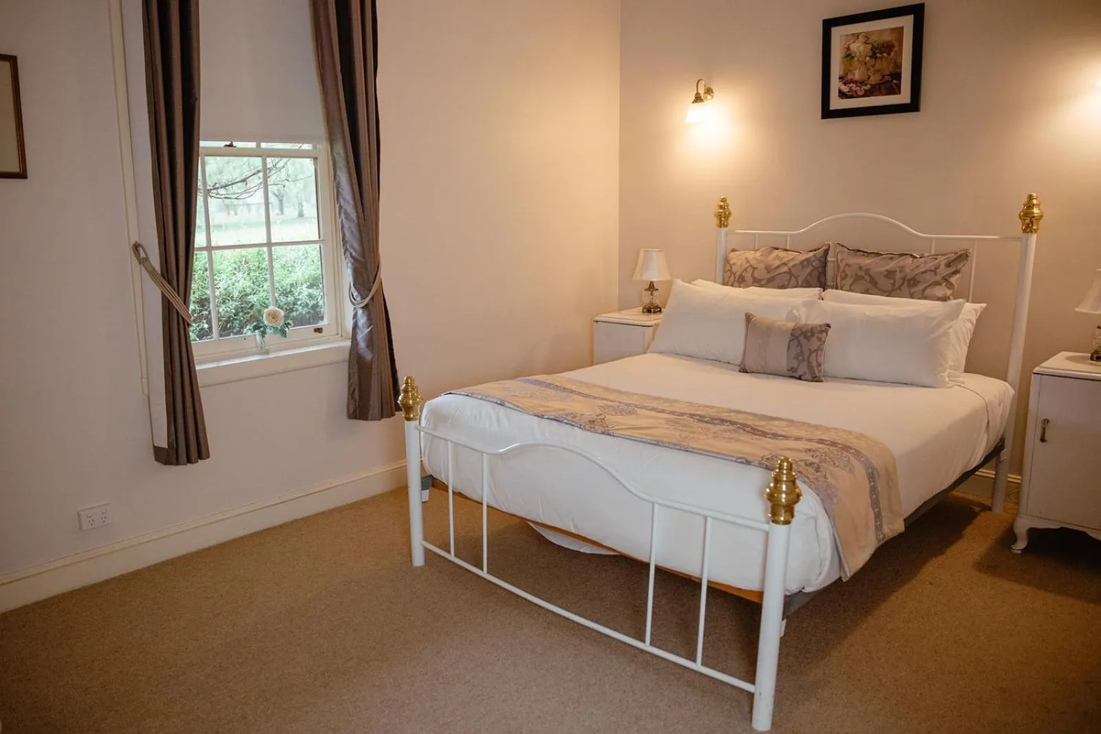 Bed in Bluebush Estate