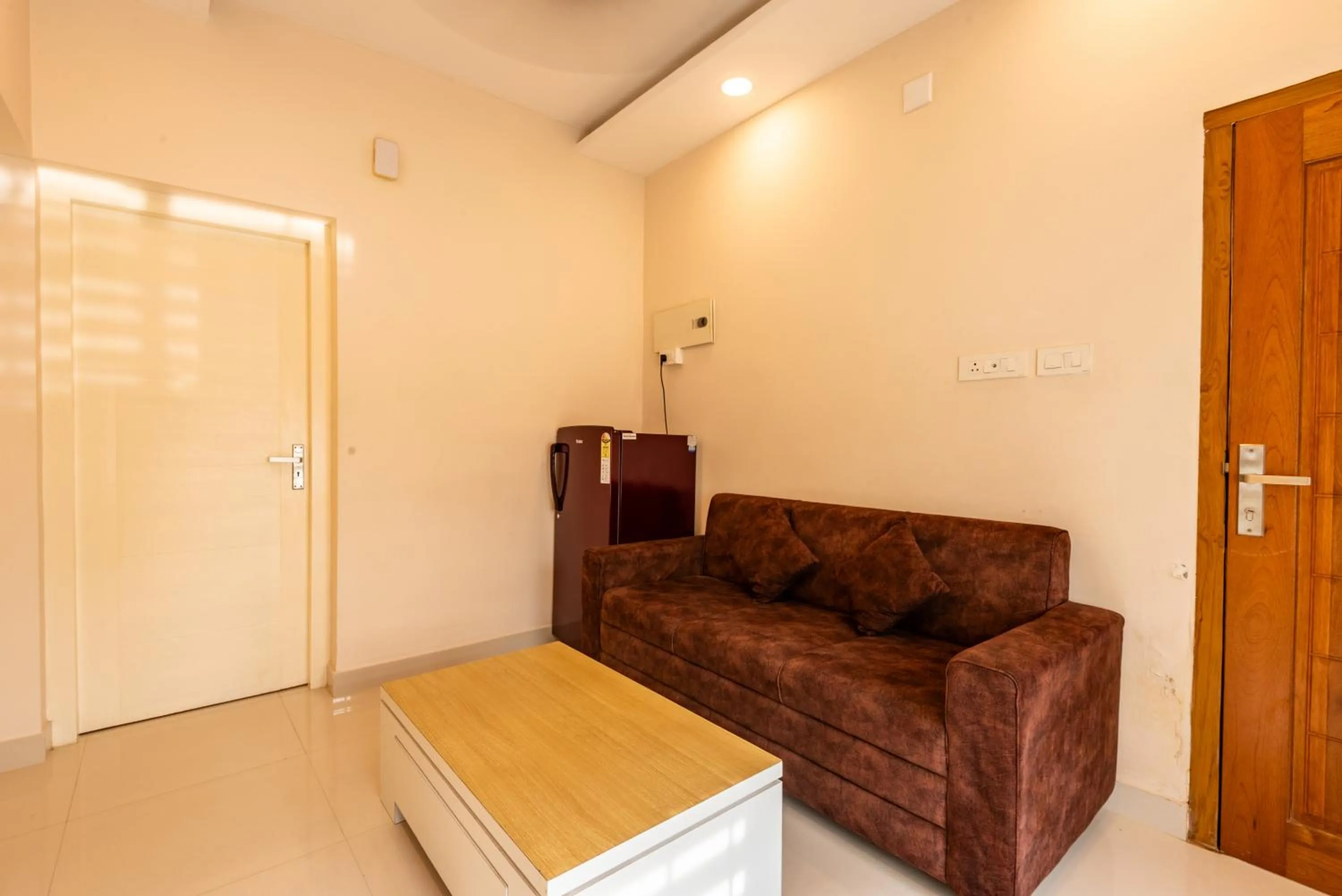 Daan Ambalath Maple Leaves