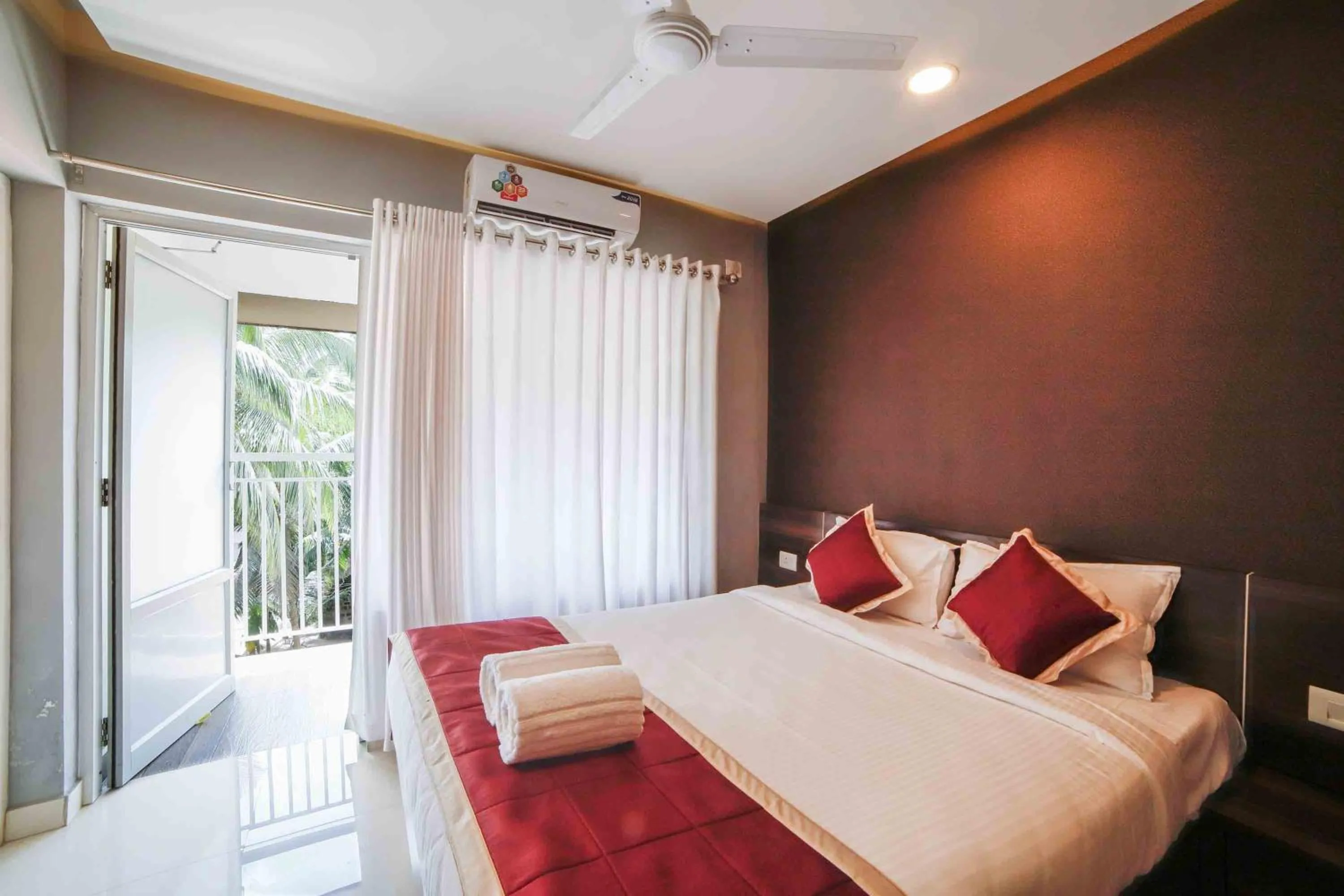 Bedroom, Bed in Daan Ambalath Maple Leaves