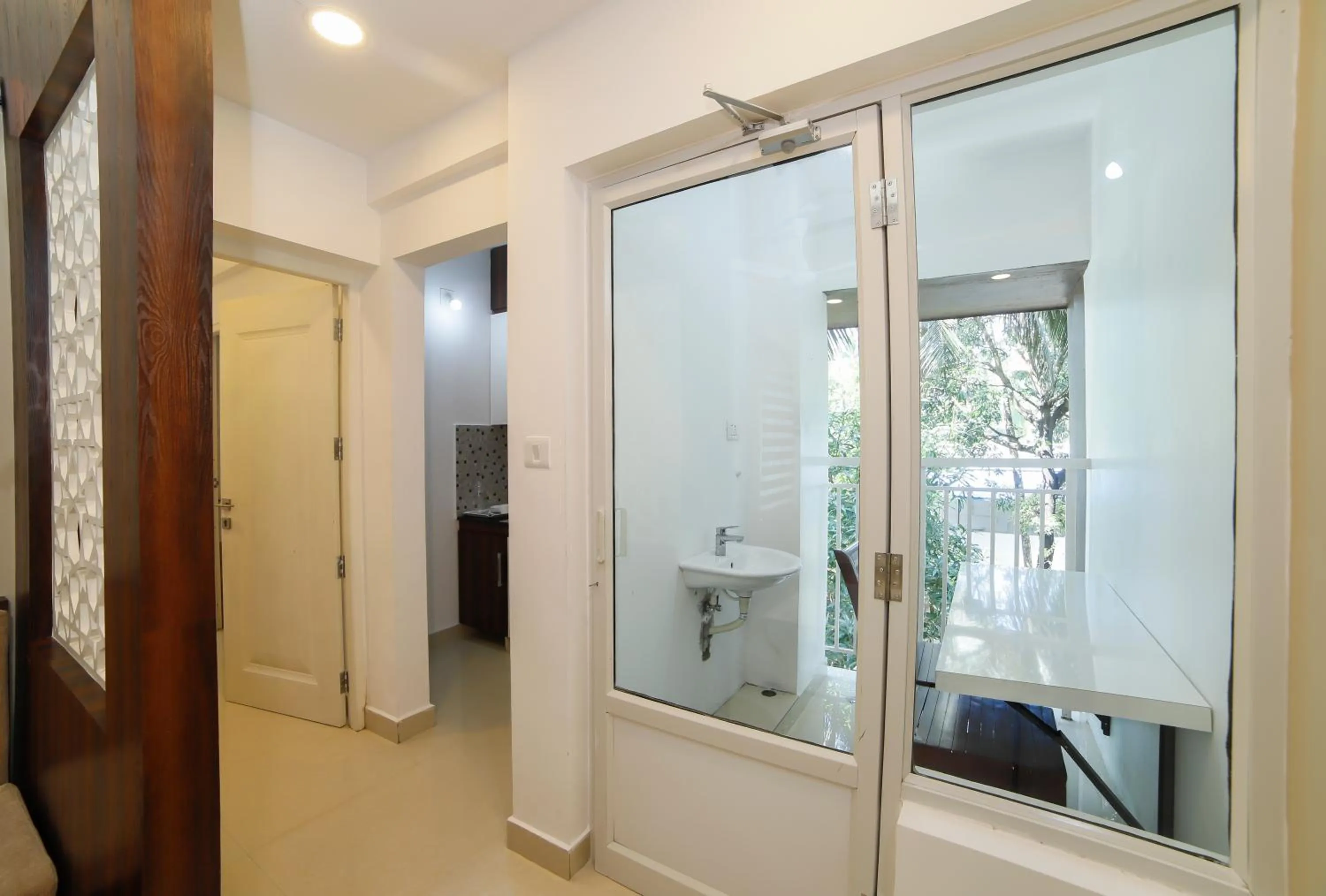 Balcony/Terrace in Daan Ambalath Maple Leaves