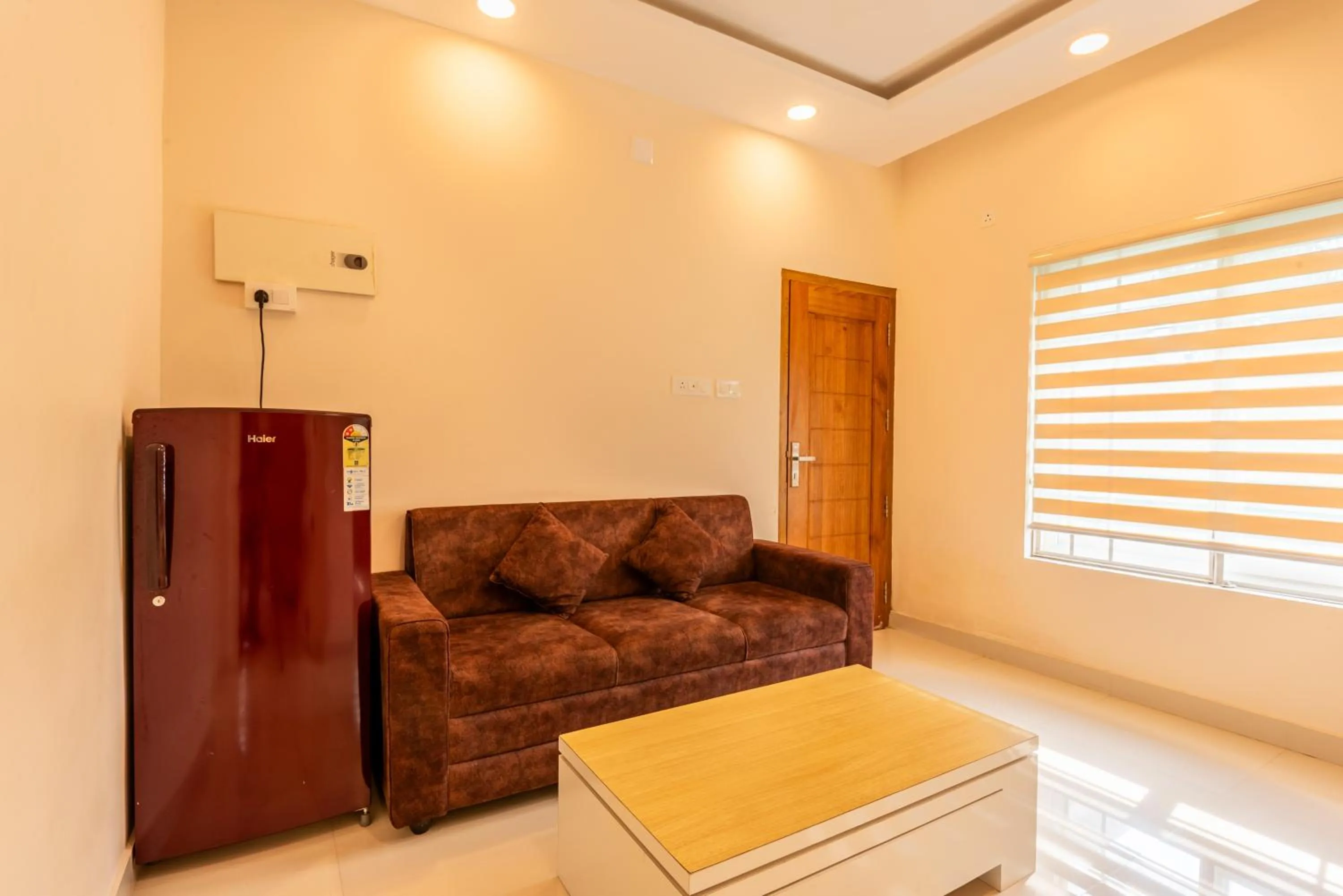 Daan Ambalath Maple Leaves