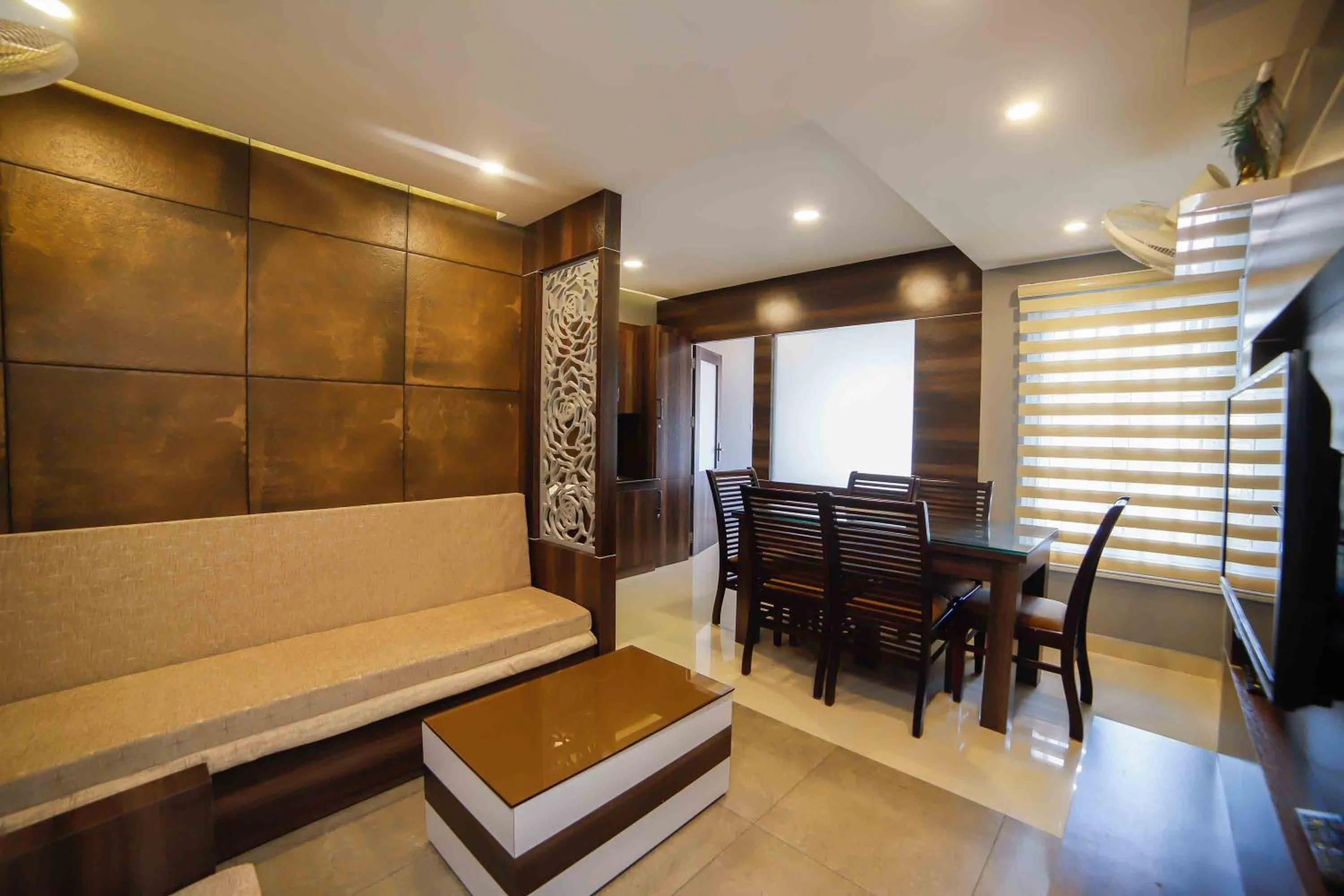 Living room in Daan Ambalath Maple Leaves