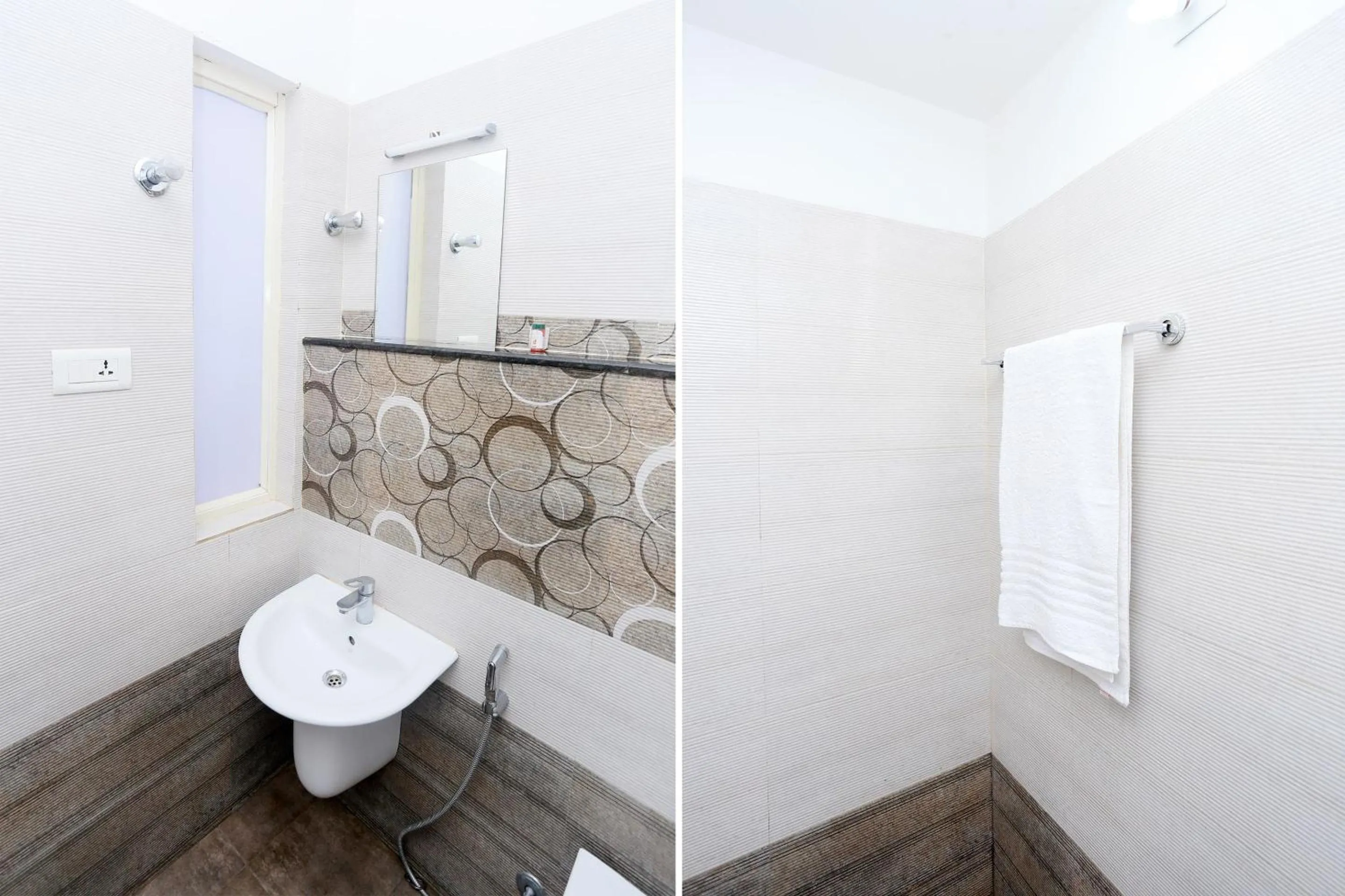 Bathroom in Daan Ambalath Maple Leaves