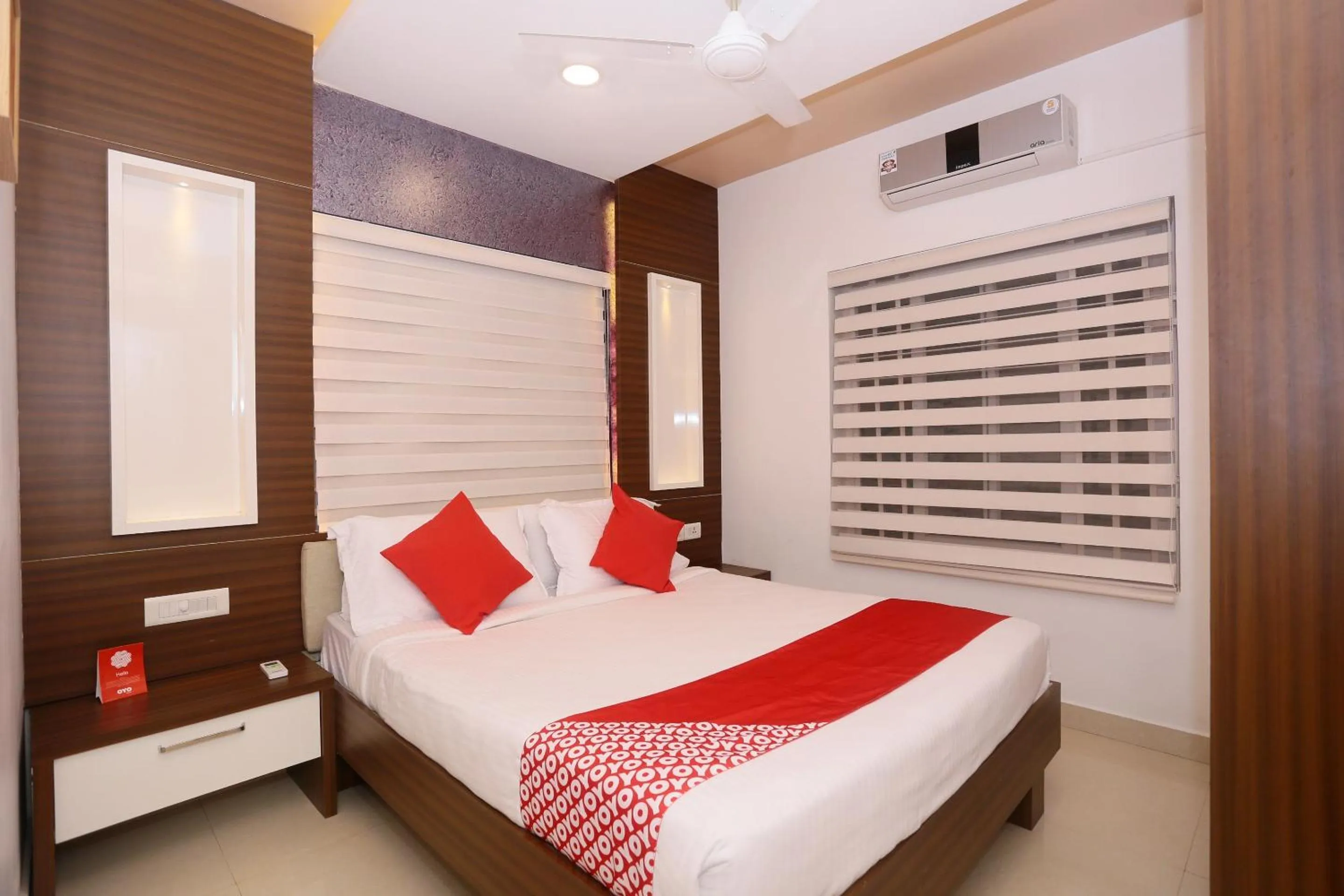 Bedroom, Bed in Daan Ambalath Maple Leaves