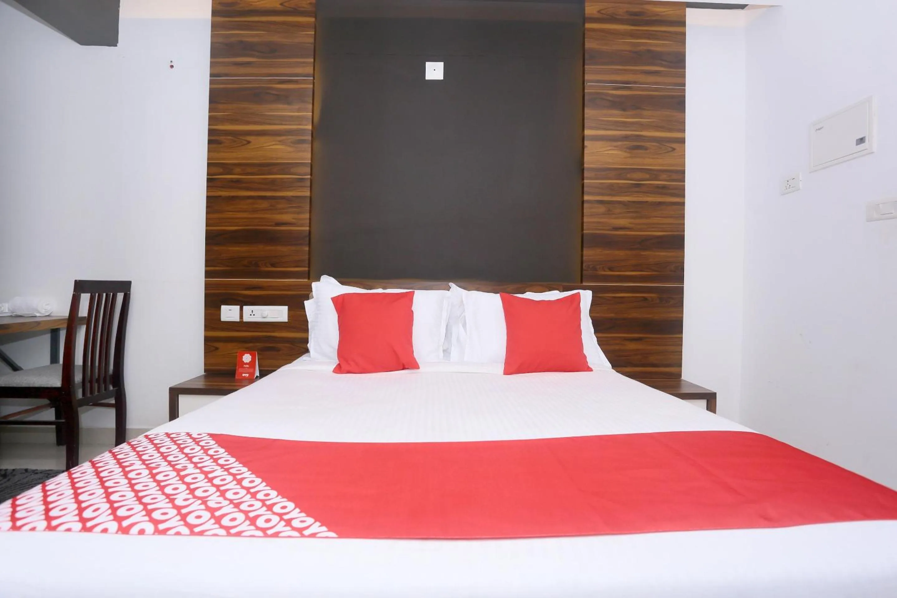 Bedroom, Bed in Daan Ambalath Maple Leaves