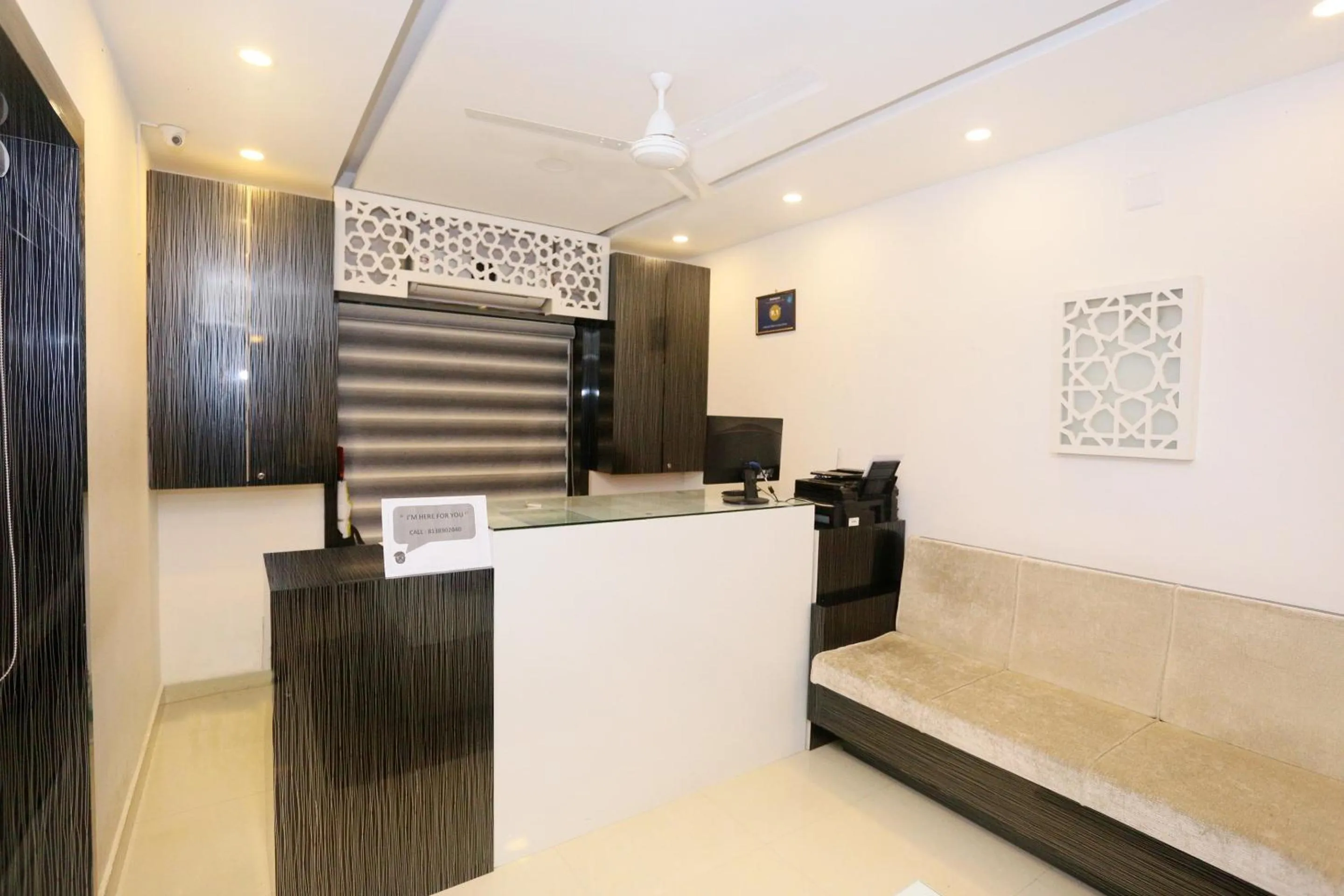 Lobby or reception in Daan Ambalath Maple Leaves