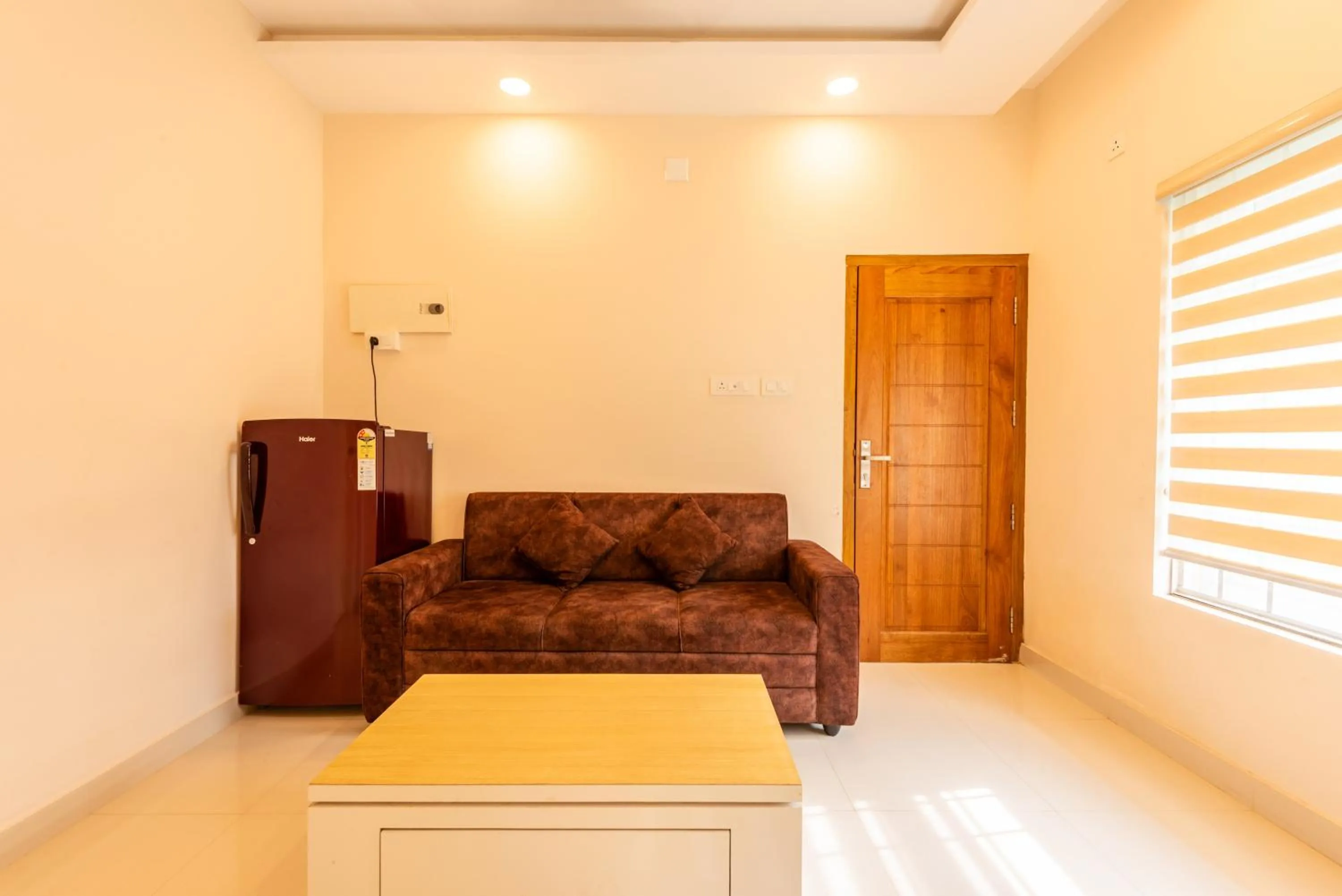 Daan Ambalath Maple Leaves