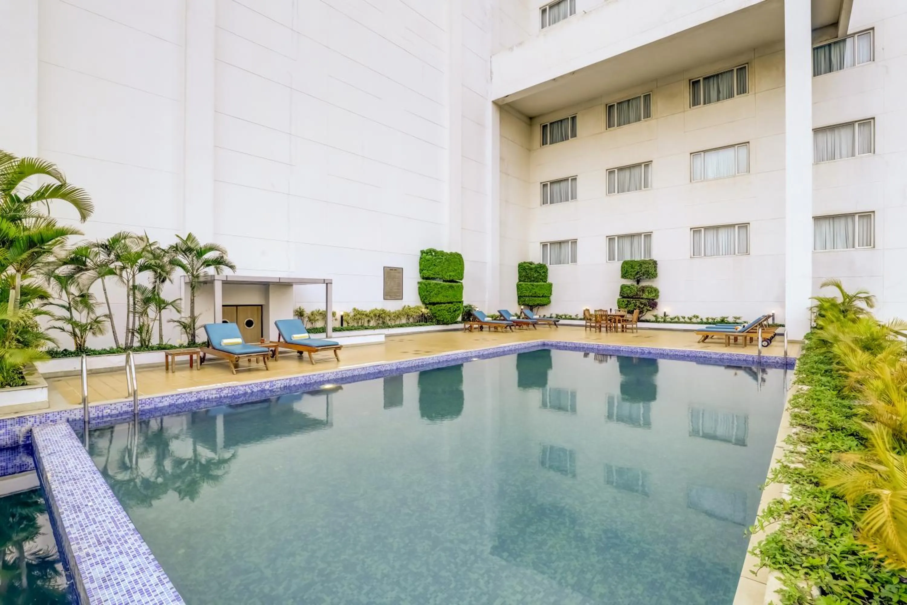 Swimming pool in Lemon Tree Hotel Whitefield, Bengaluru