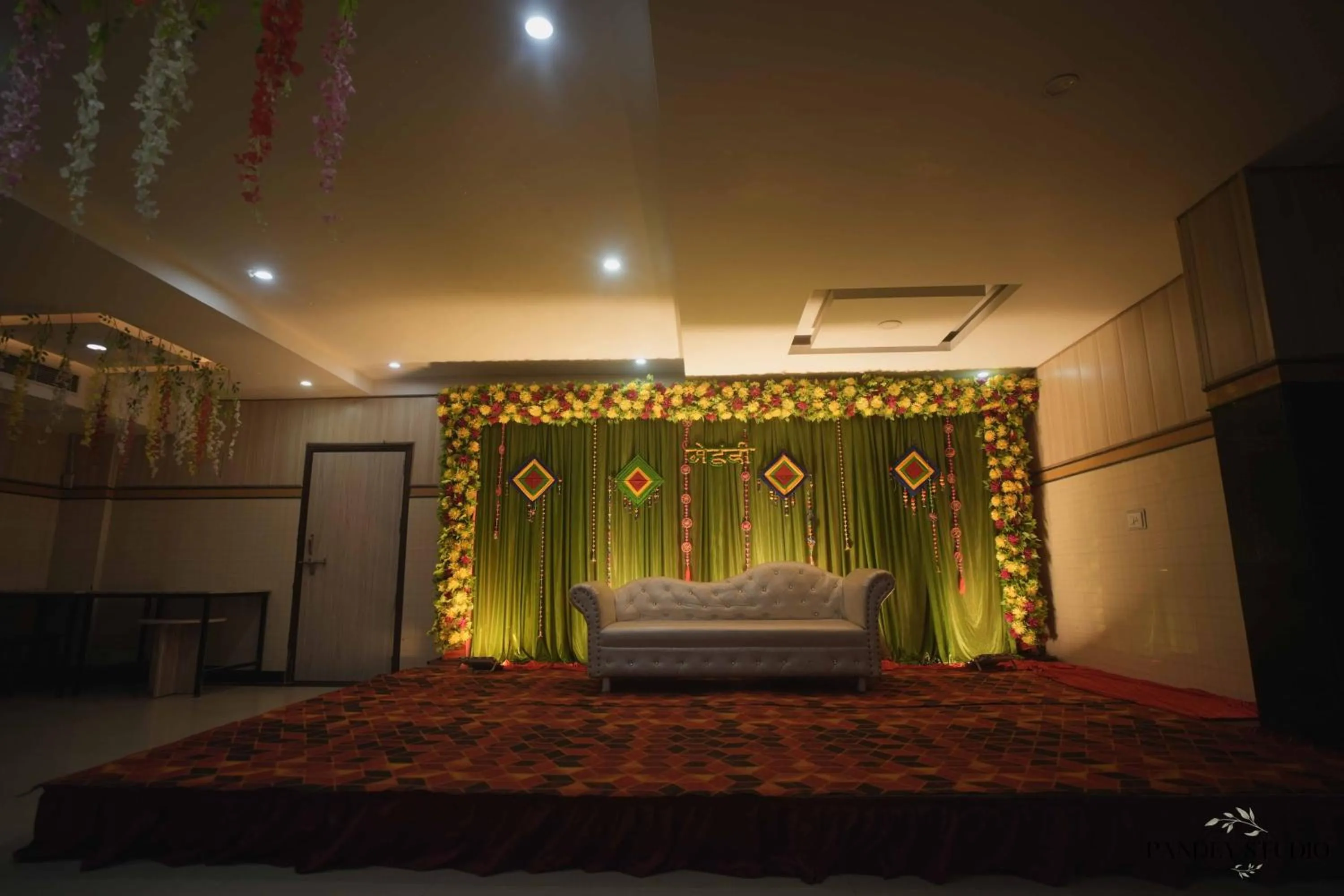 Banquet/Function facilities in Hotel Anand Villa