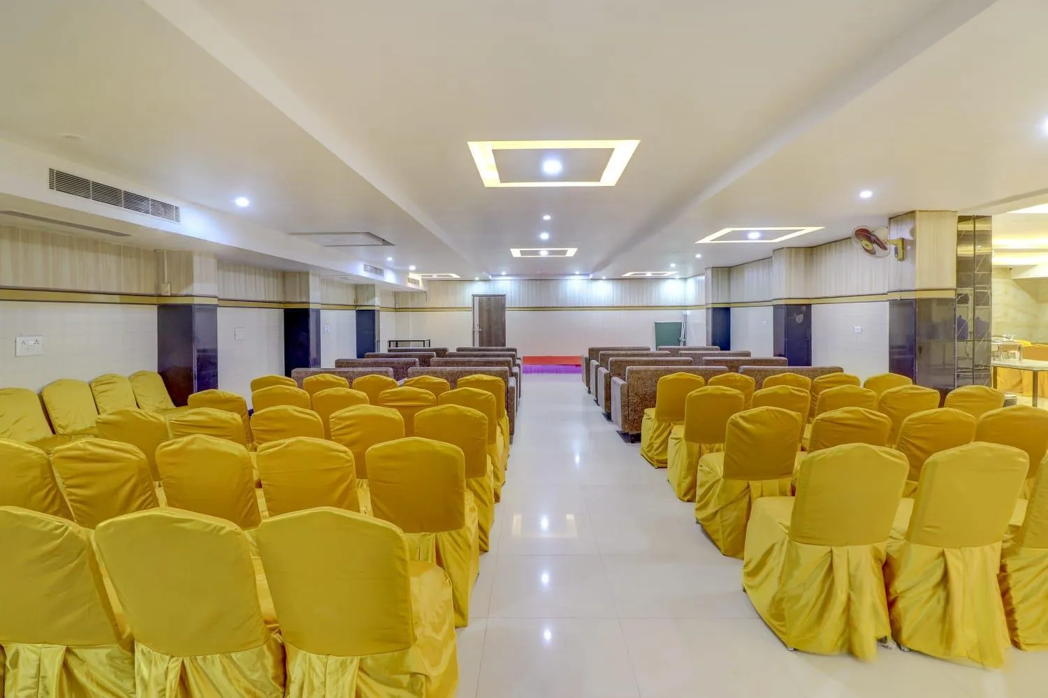 Banquet/Function facilities in Hotel Anand Villa