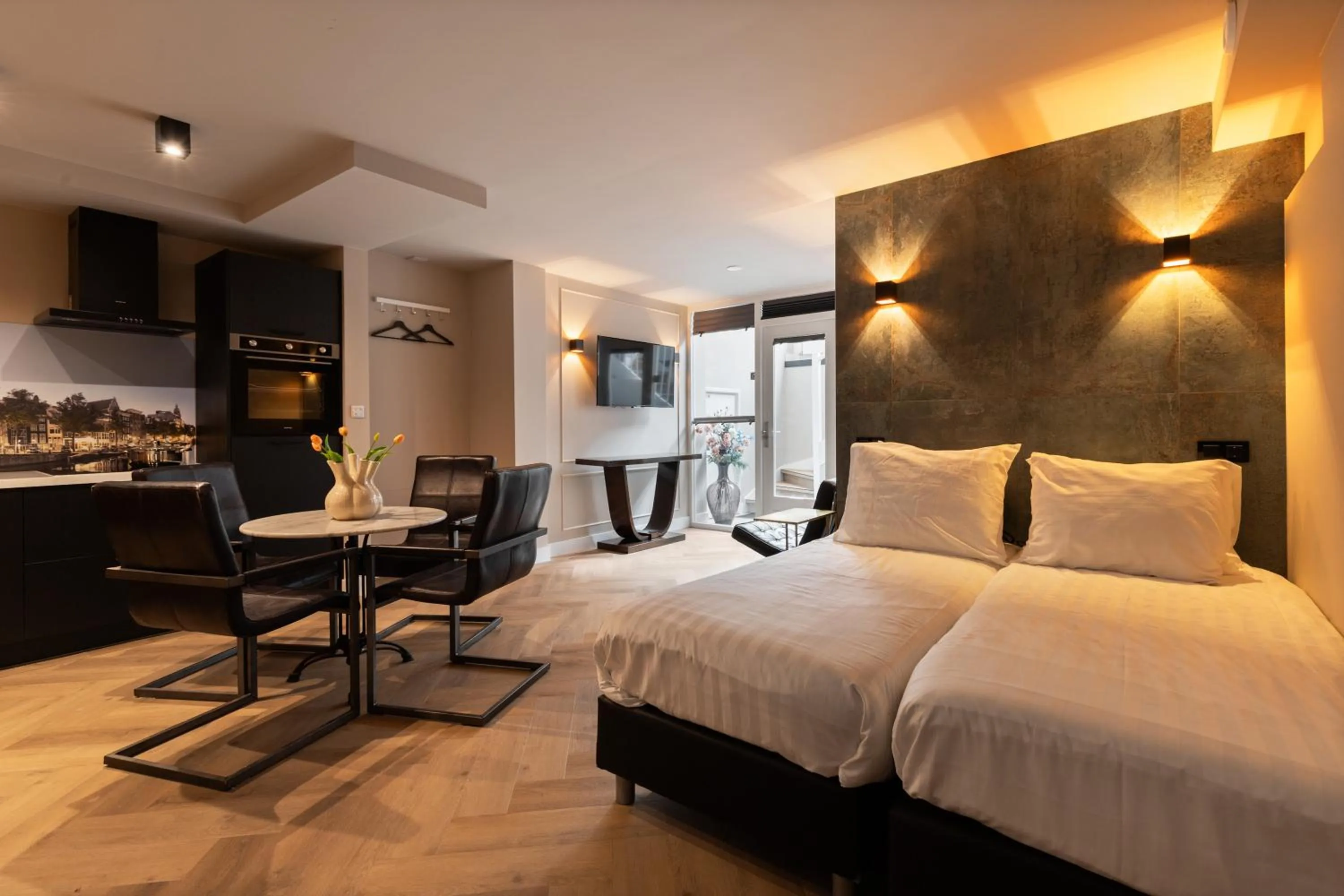 Bed in Midtown Hotel Royal Room